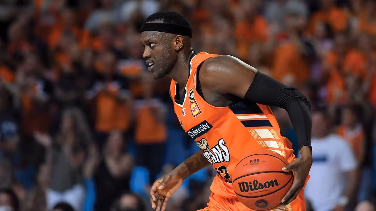 Kouat Noi Turns to Boxing in Return from Injury