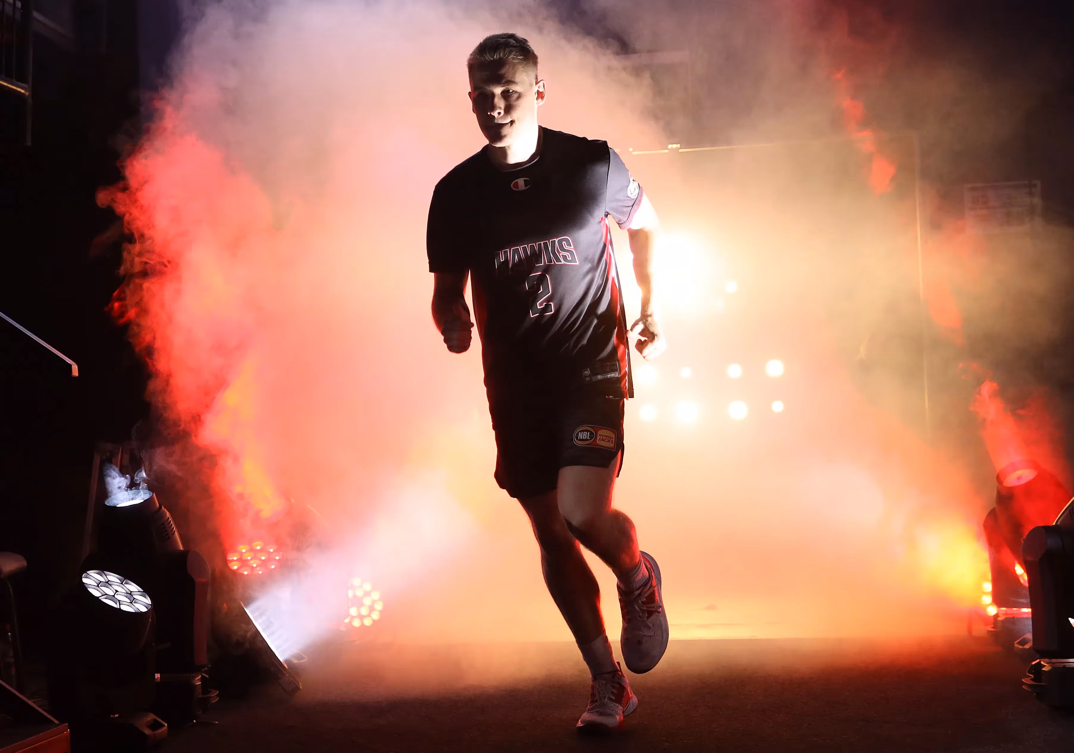 Isaac White Re-signs with Illawarra