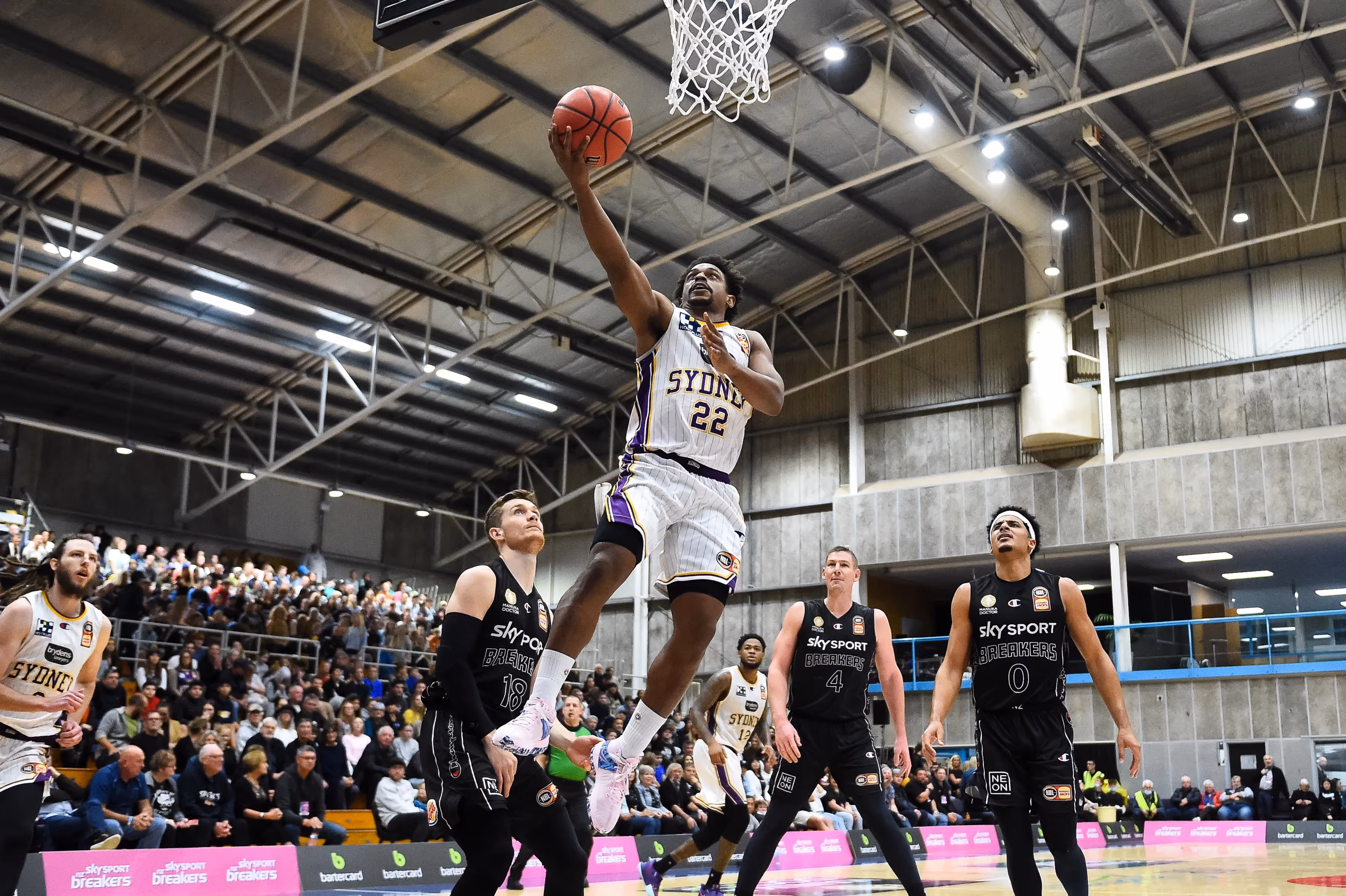 Kings stay right in finals race with win in NZ