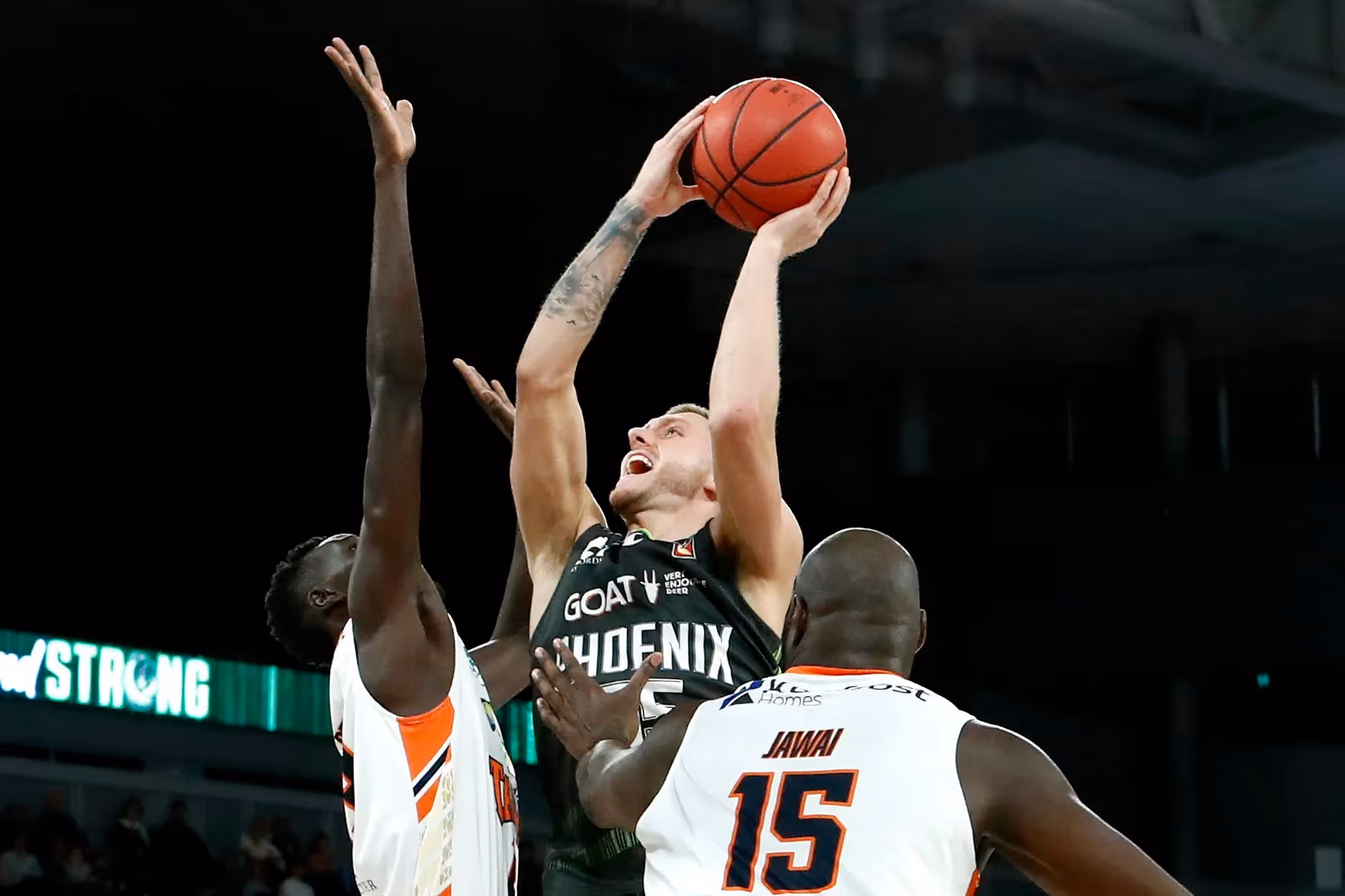 Phoenix blow away Taipans to stay third
