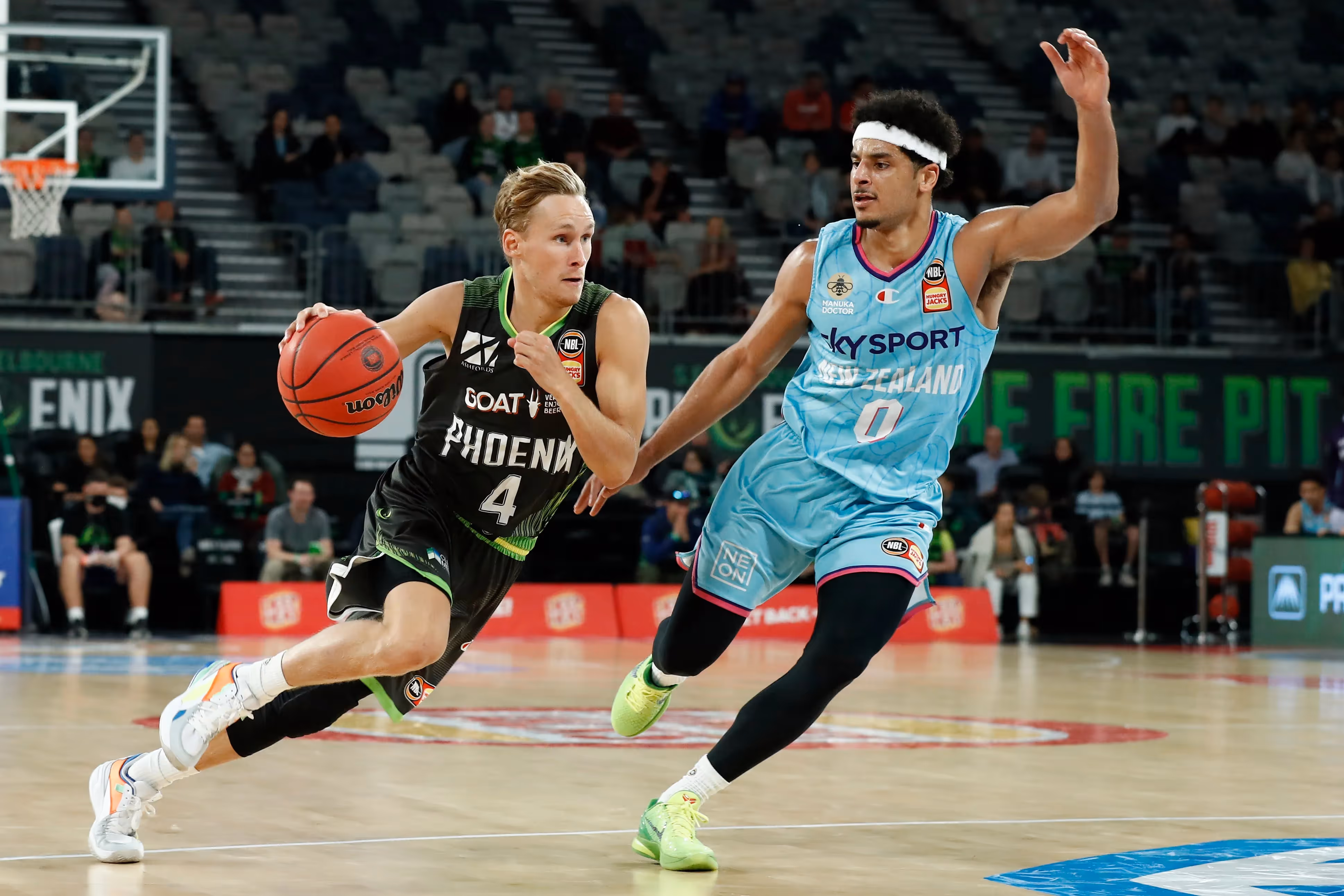 Sykes helps spark Phoenix to critical win