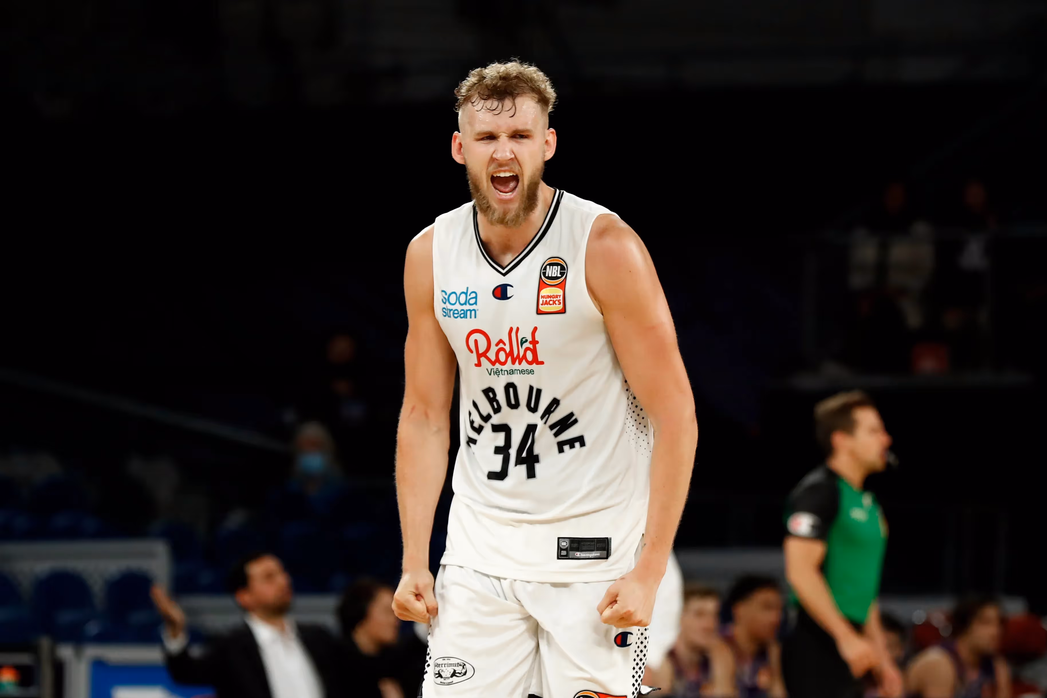 Landale fires, Hopson delivers as United hold off Breakers