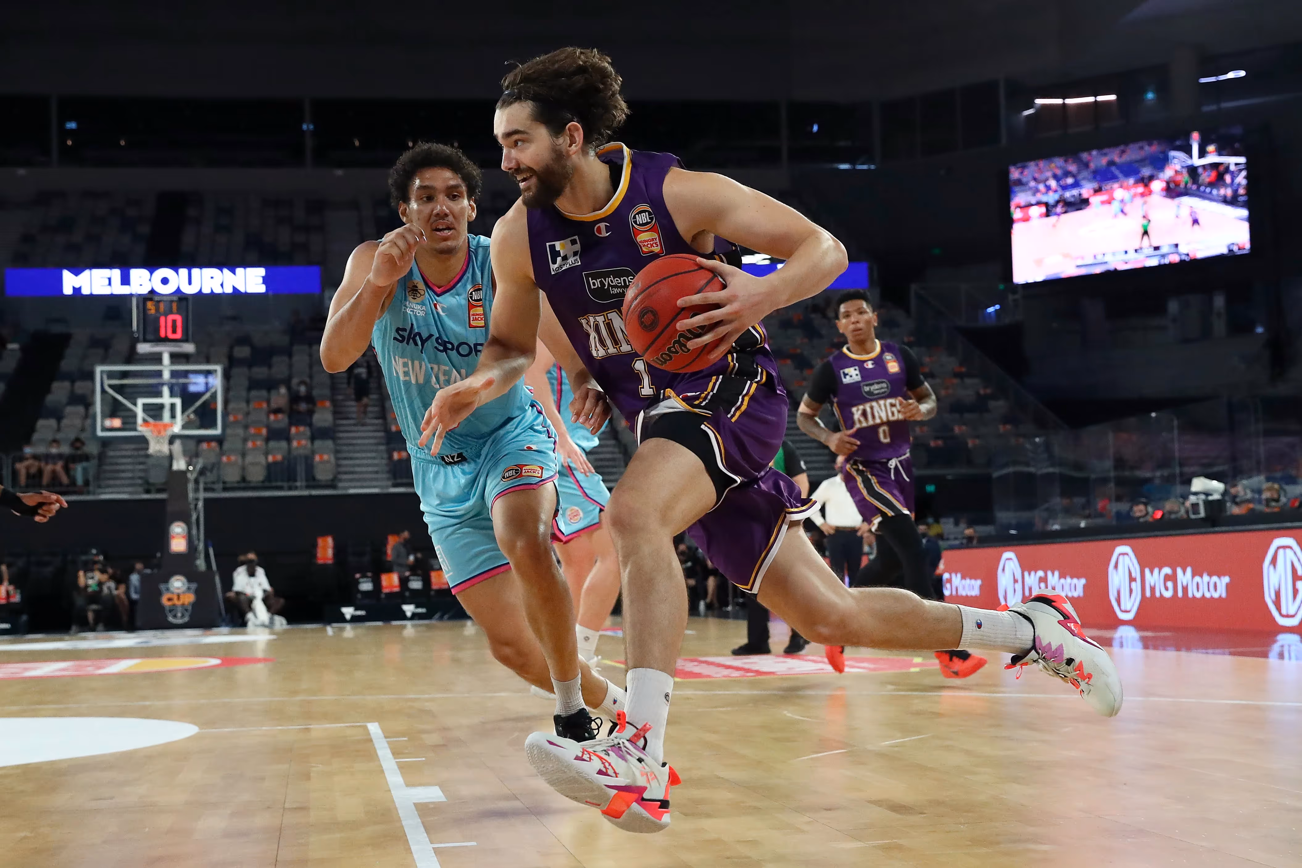 Kings shoot down hot-starting Breakers