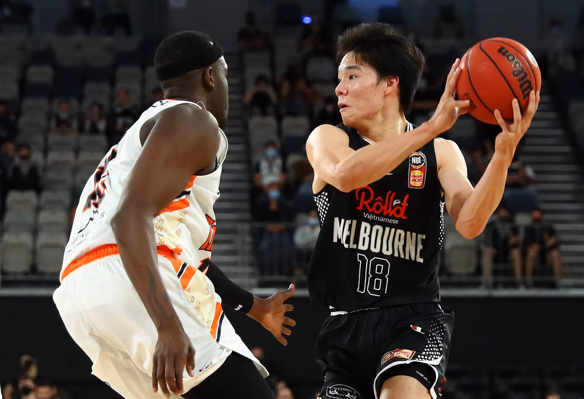 United bounce back with big finish over Taipans