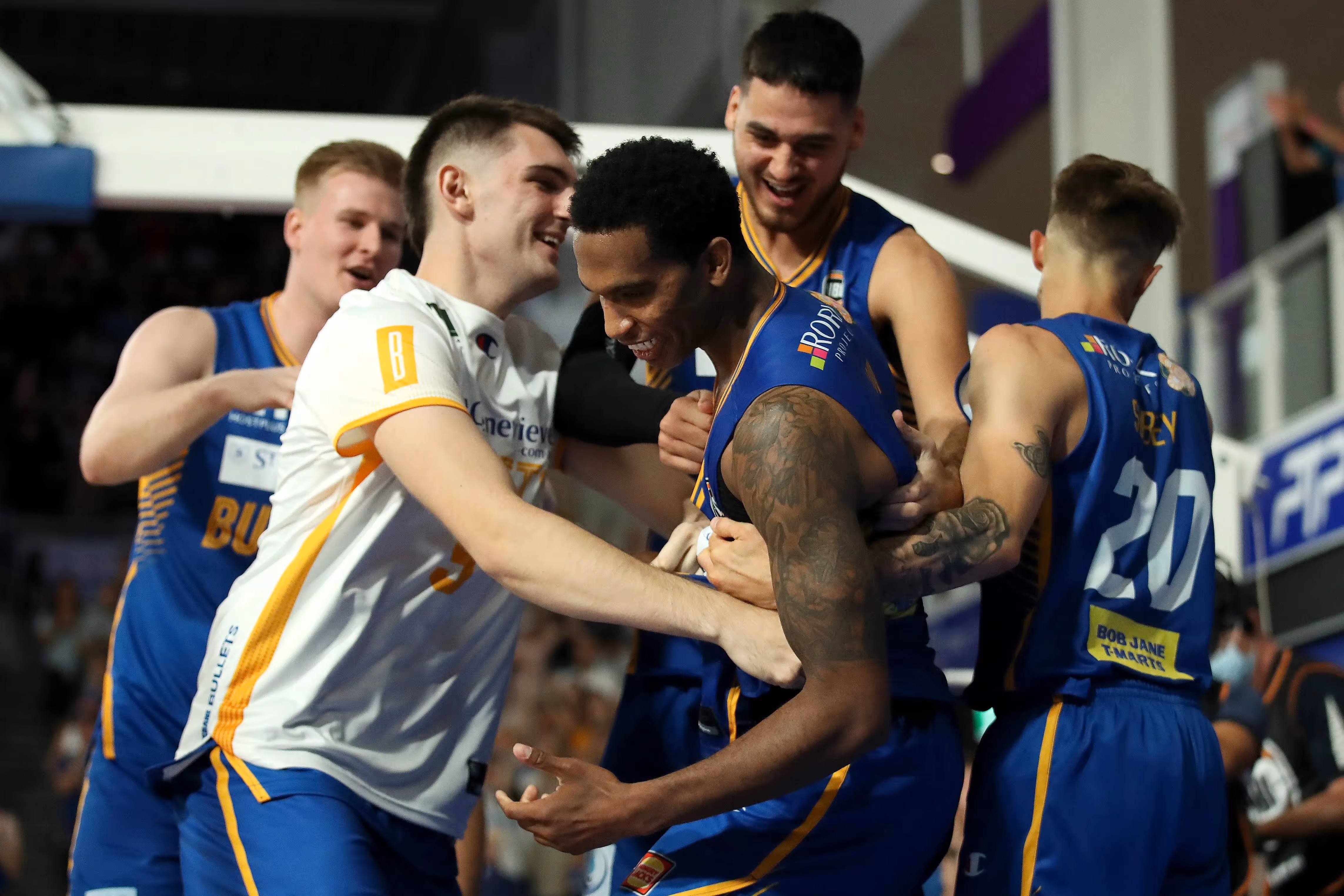 Sobey fires, Law finishes for Bullets in OT