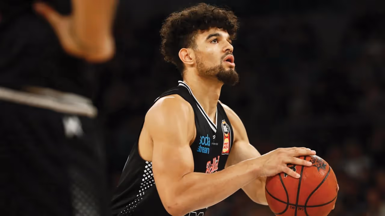 Melbourne Re-Sign Sam McDaniel