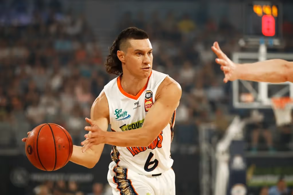 Jarrod Kenny Re-Signs with Cairns