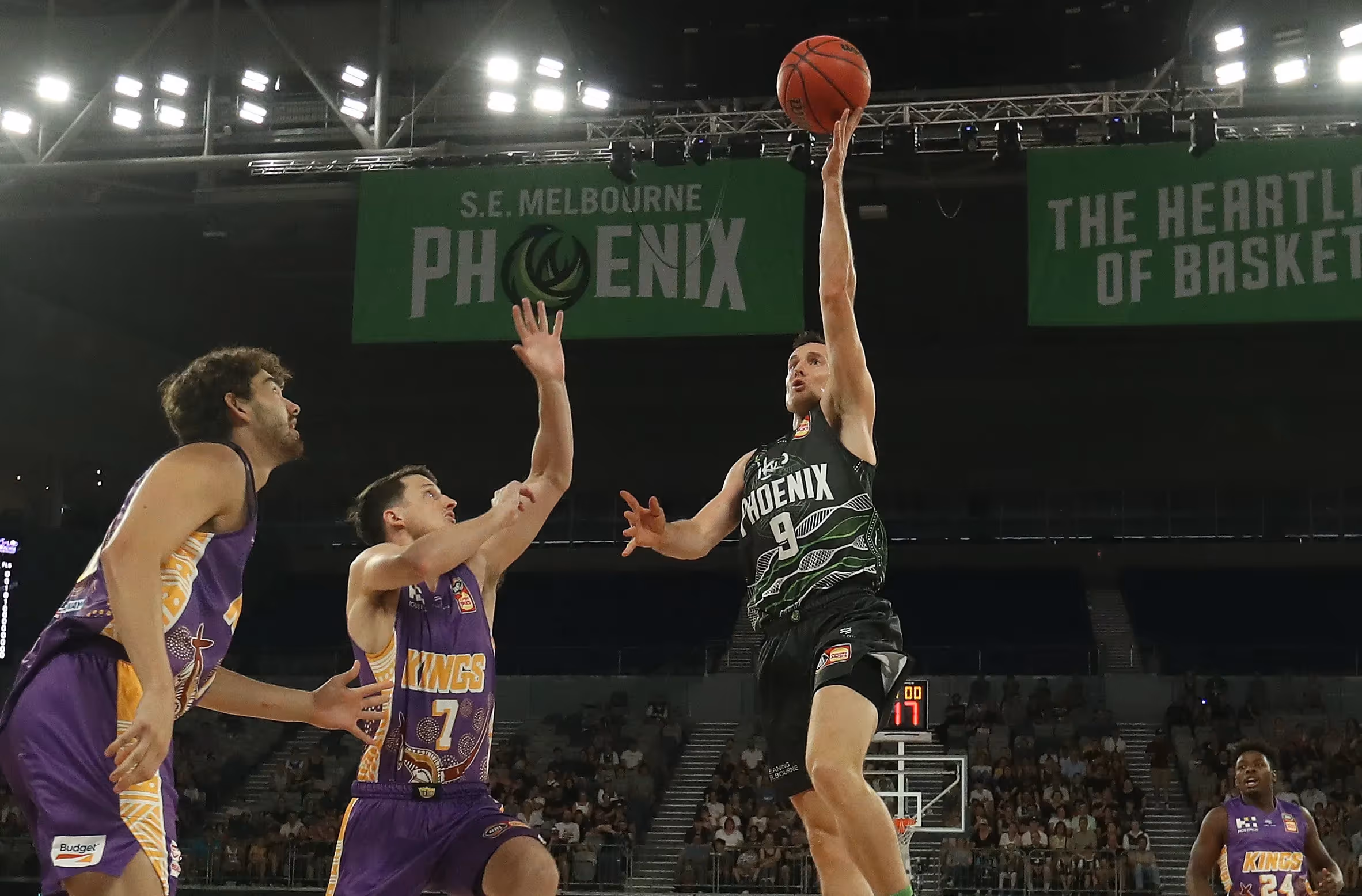 I Had NBL21 Offers from Sydney, Hawks: Madgen