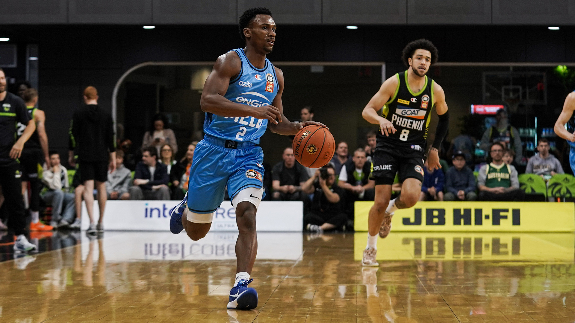 United storm back in pre-season Throwdown