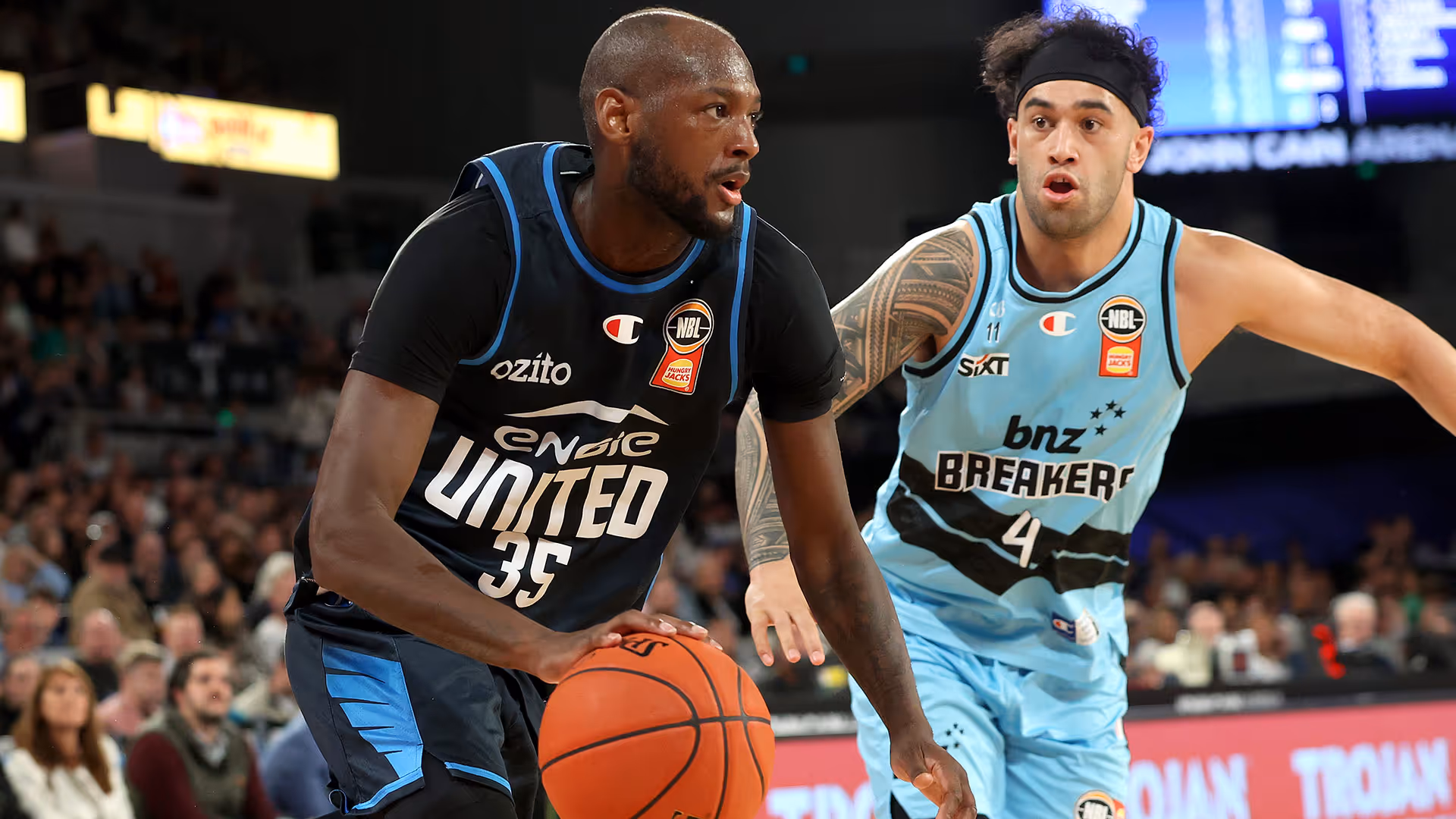 United demolish Breakers in Melbourne