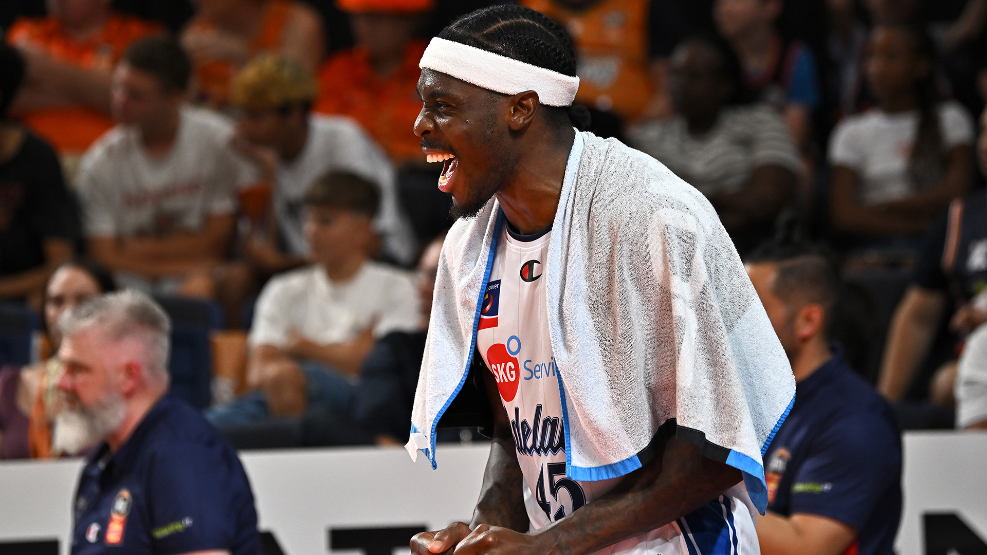 Clinical 36ers pick apart Taipans