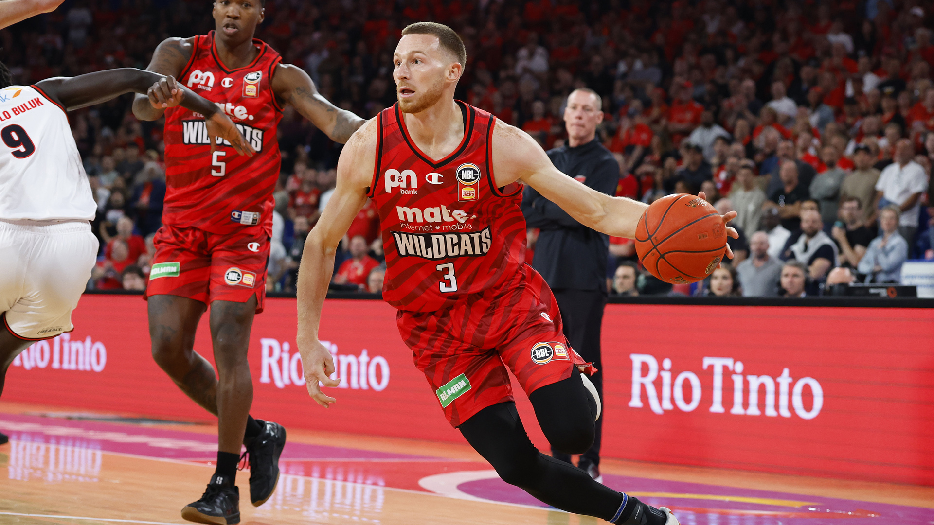 JLA fires Wildcats despite McGee's best efforts