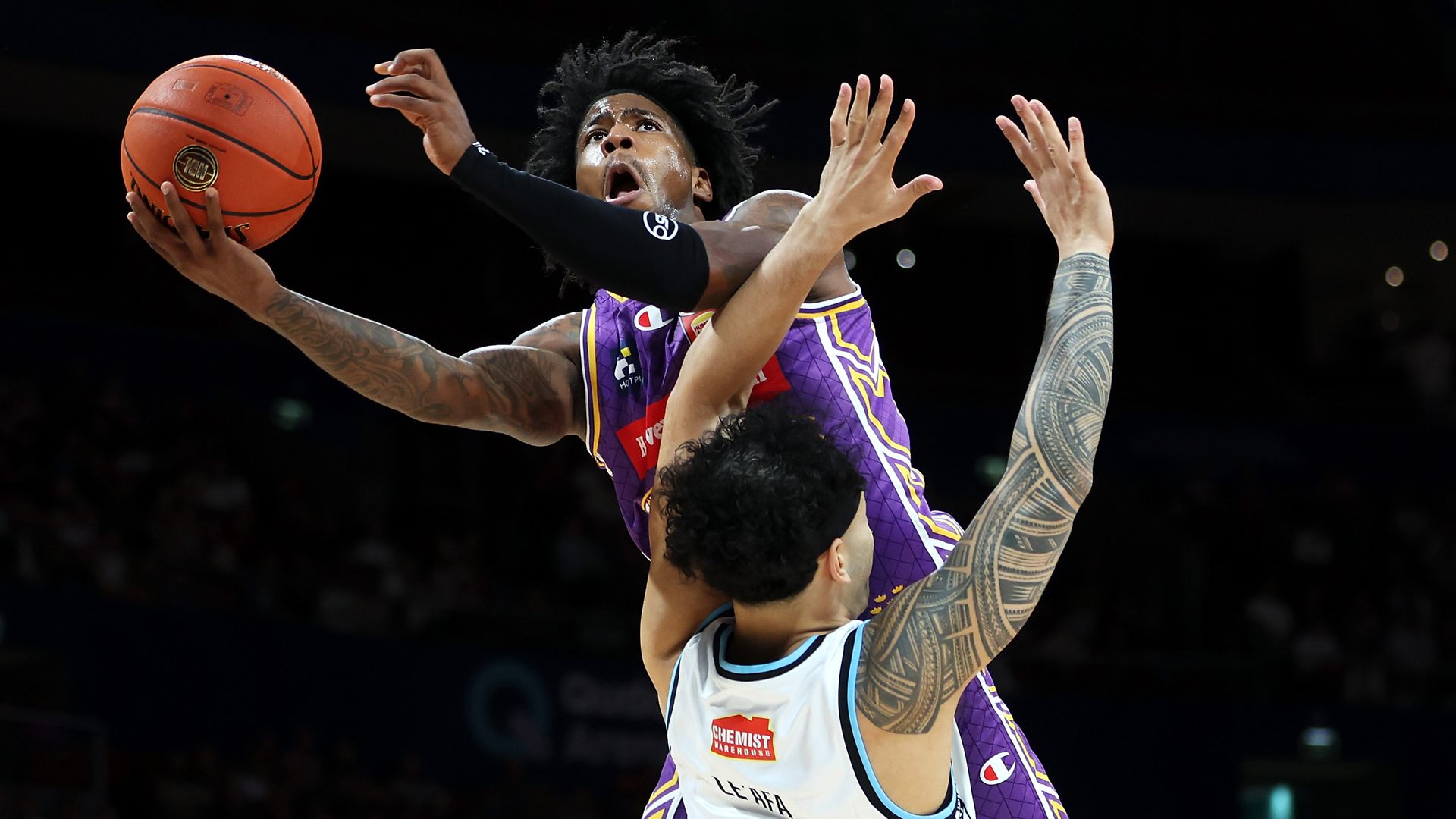 Kings dominate Breakers for first win