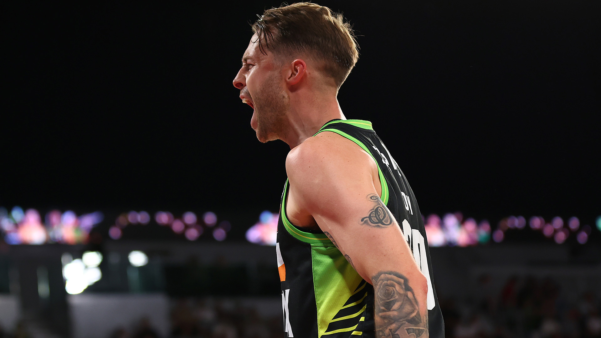 Phoenix hit back to hammer champs