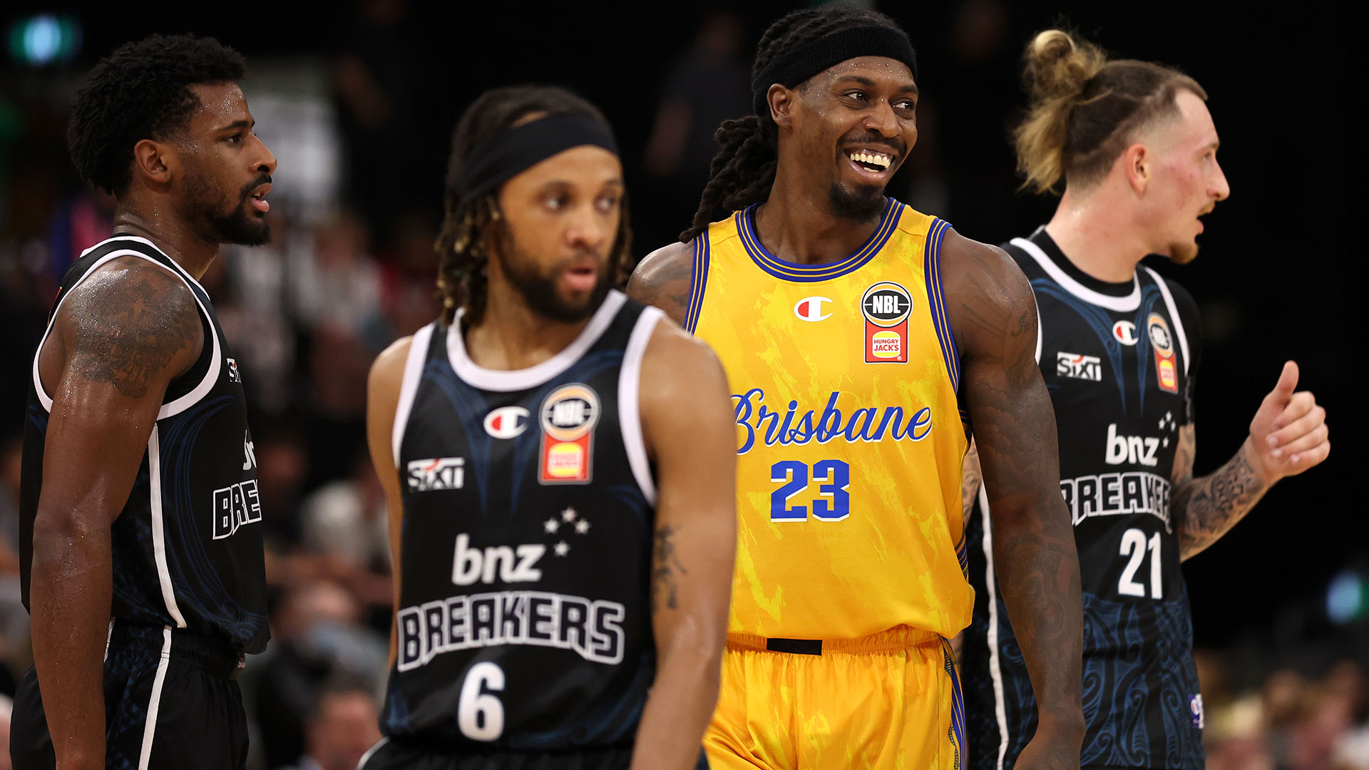 Bullets produce miraculous fightback in NZ