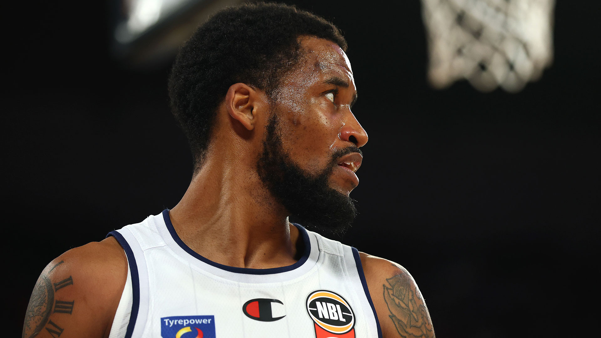 Cotton blasts former champion: 'I don't respect his opinion'