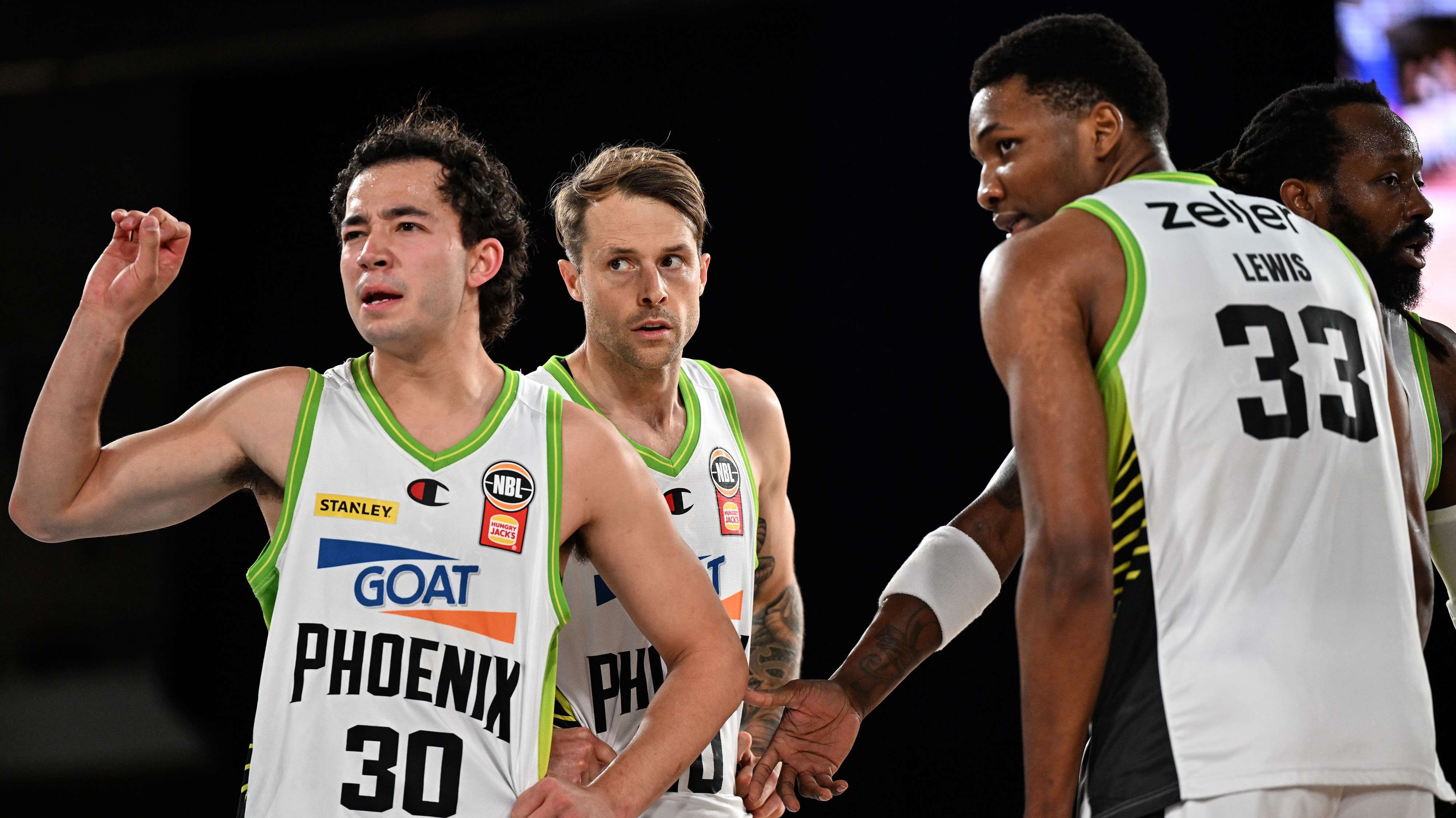 "The benchmark": Throwdown mind games begin