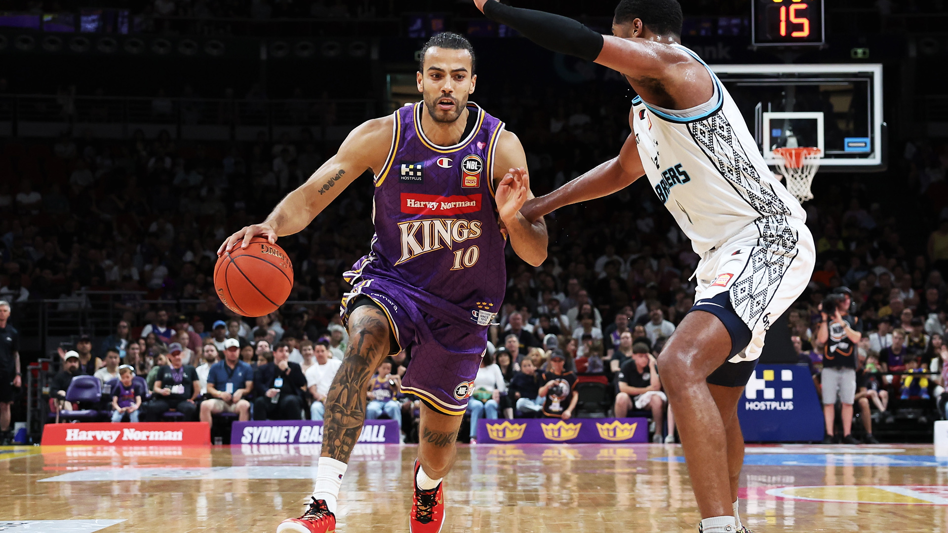 Kings fire late to beat Breakers