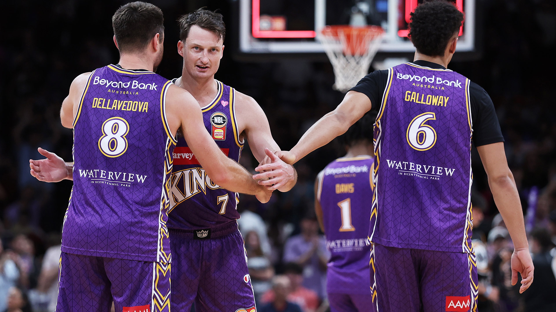 Kings fire late to beat Breakers