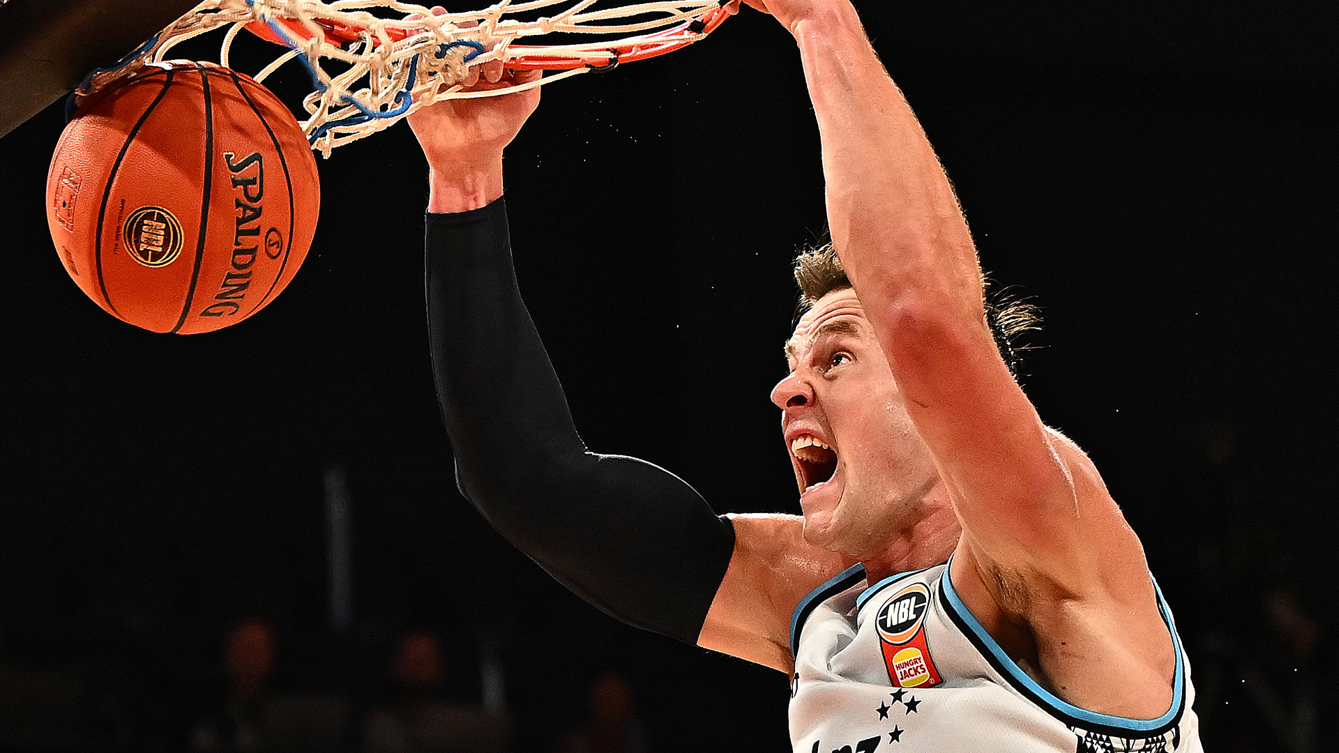 Breakers stand firm to complete Cairns win