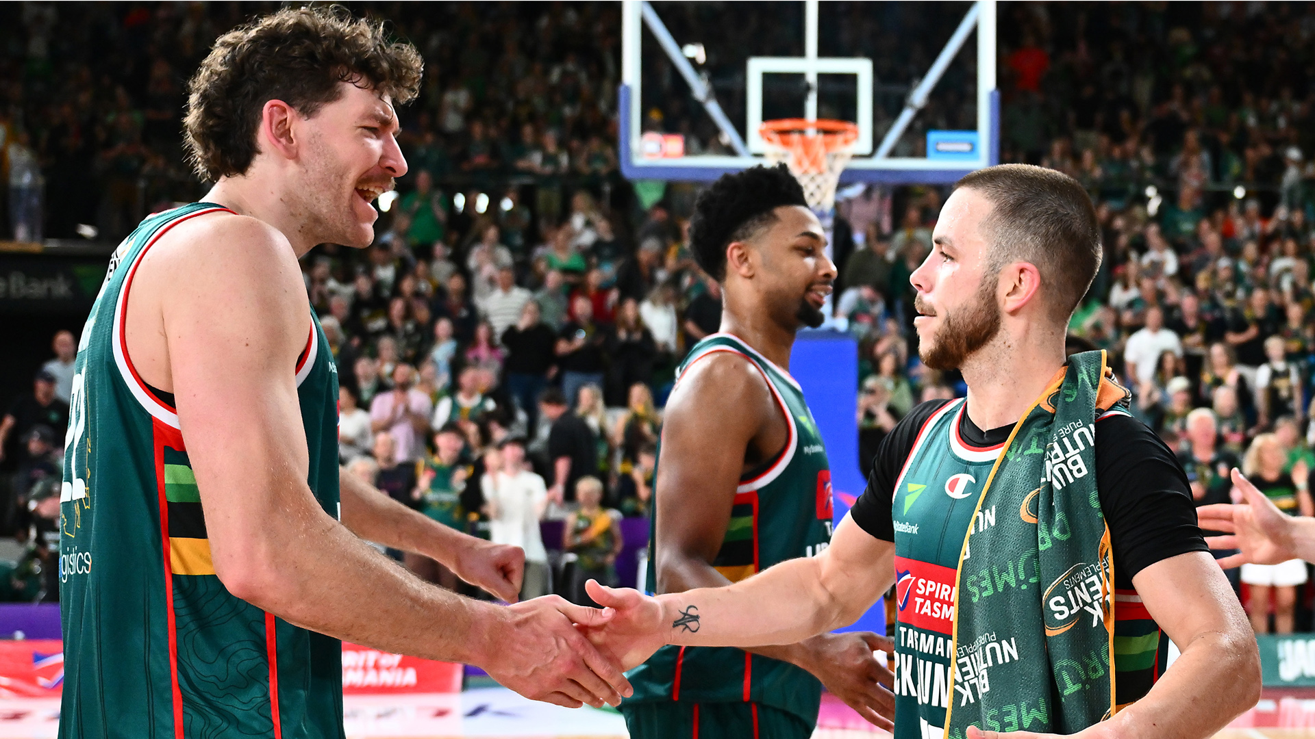 Tassie snaps losing run, Sydney's winning streak