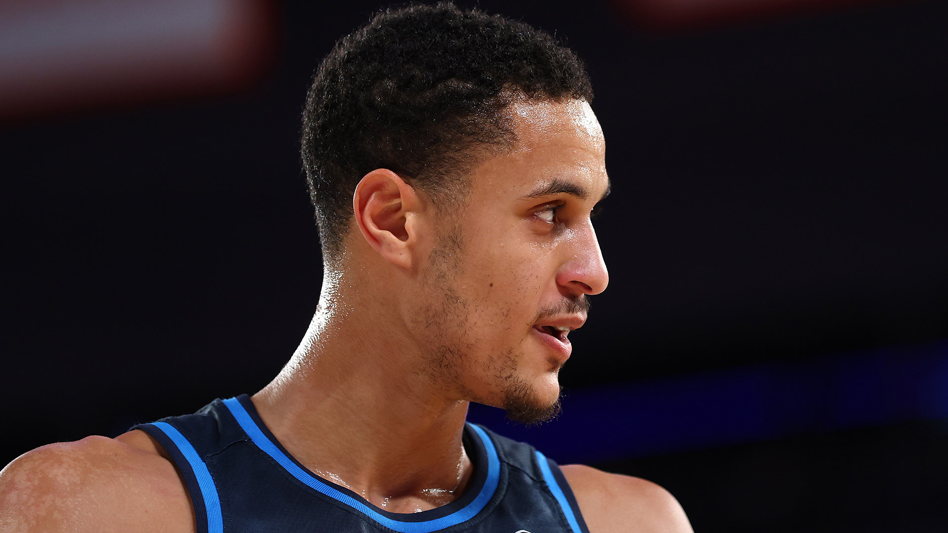 Owning the paint: Edwards announces himself in winning double