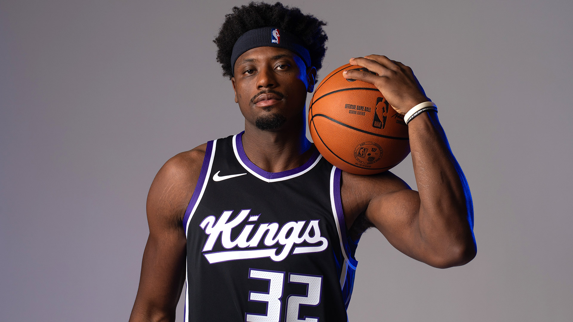 Taylor made: Bullets sign import forward