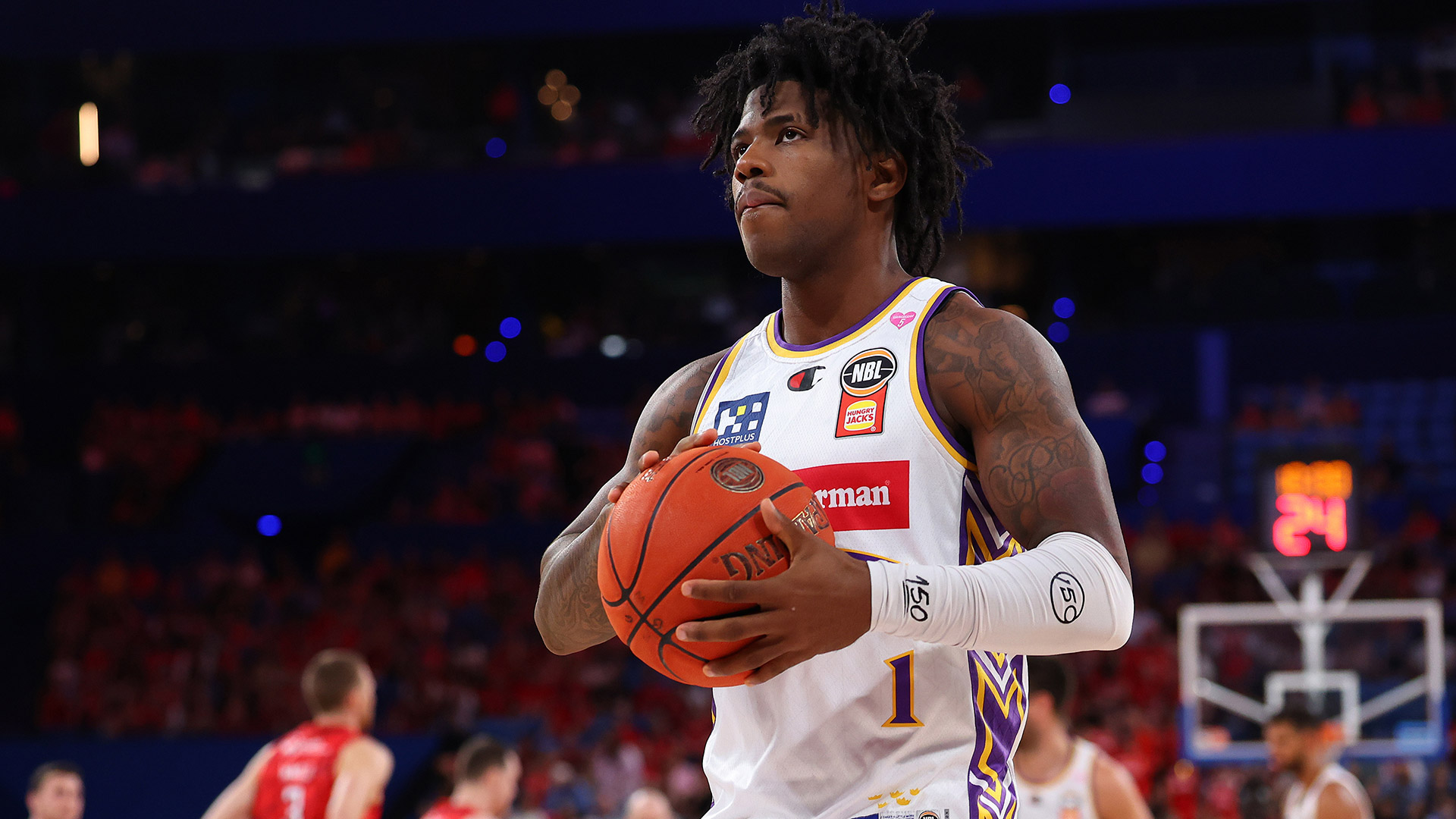 Davis and Kings destroy 'Cats in Perth