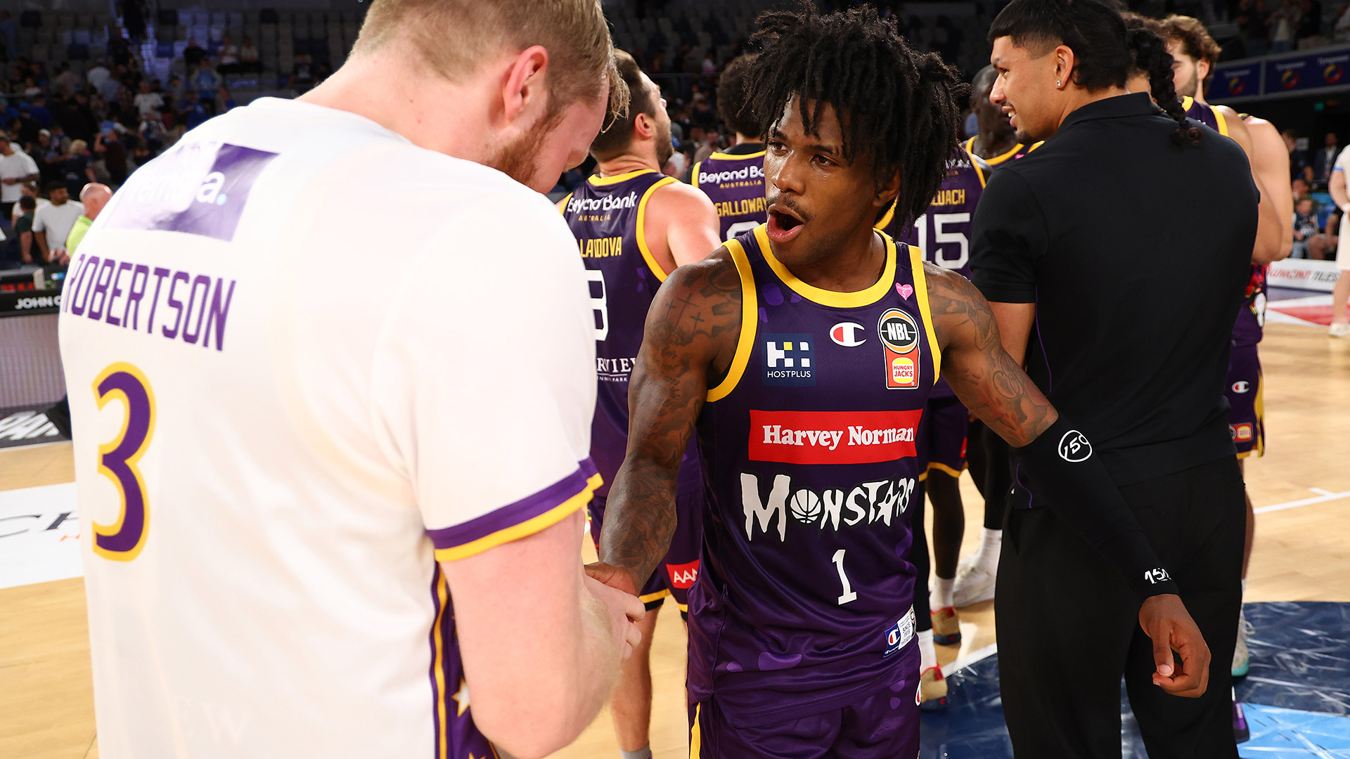 Kings prevail in OT over sloppy United