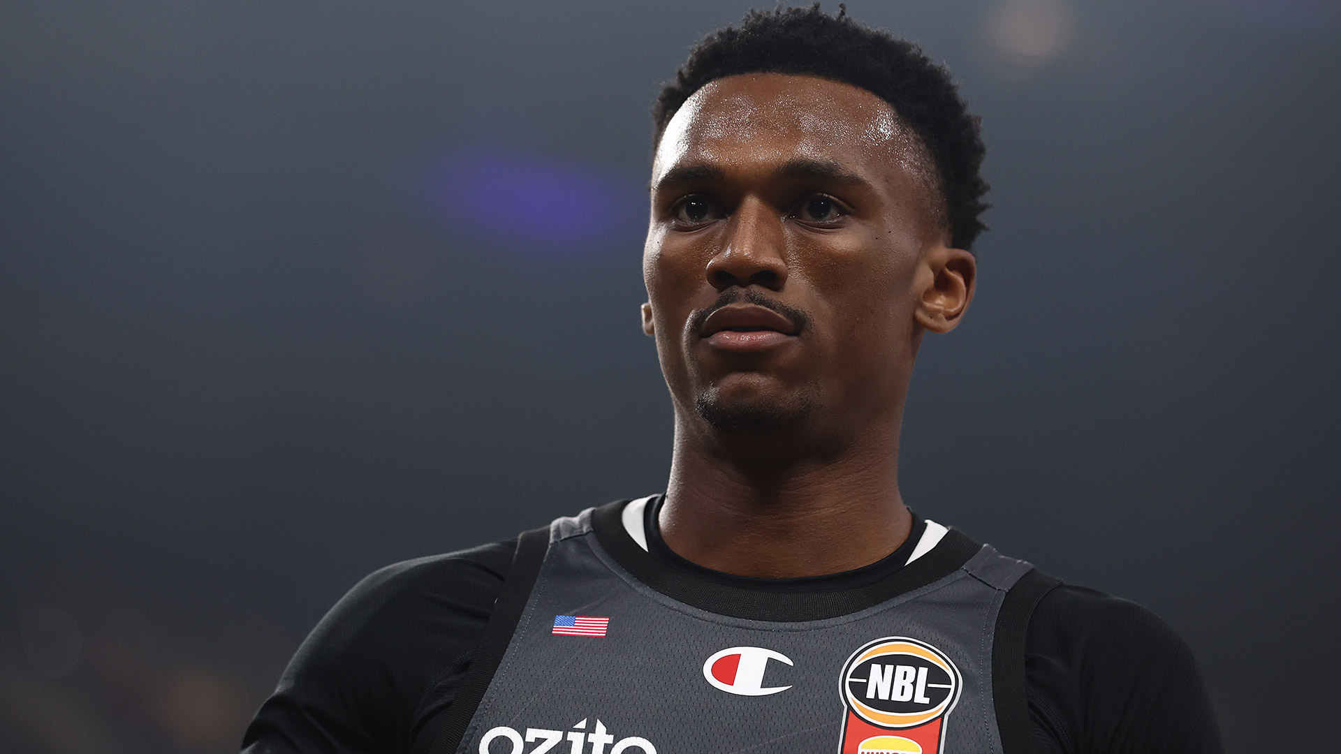 United survive scare from Harrison, Bullets