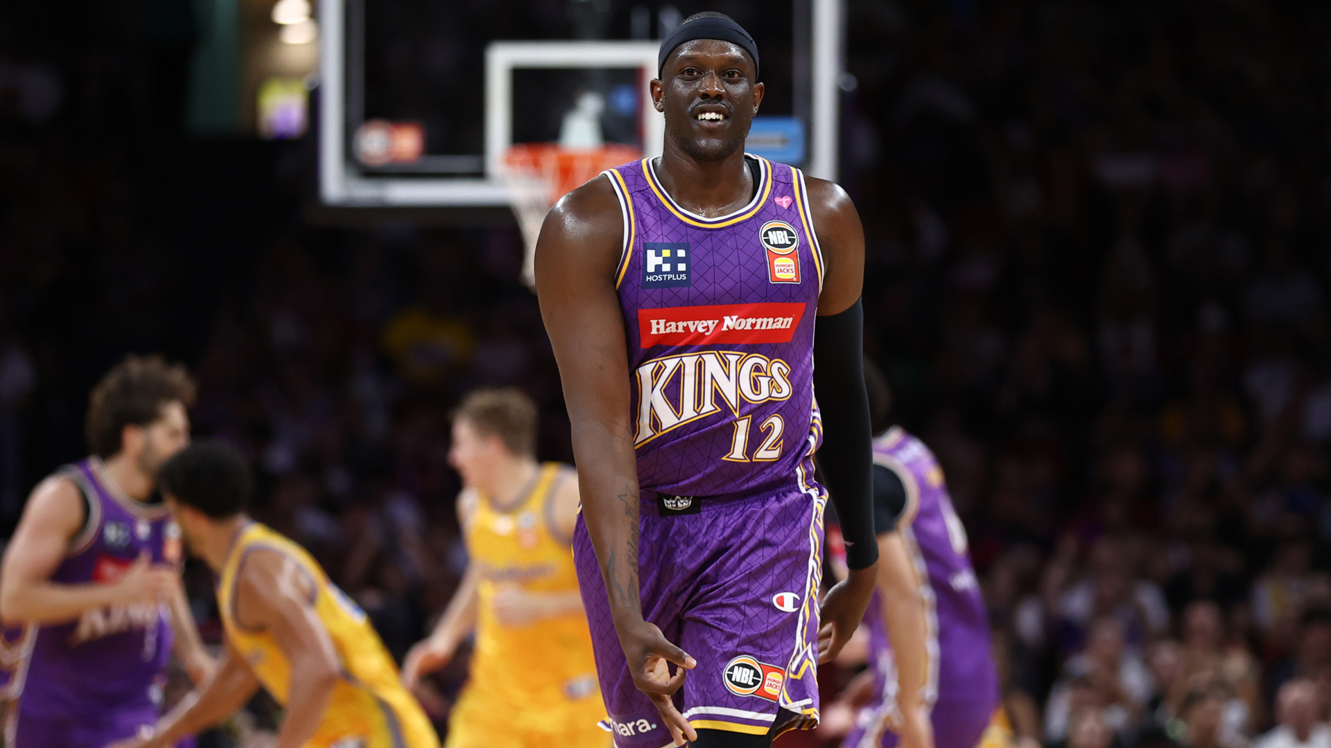 Kings stay hot to dominate Bullets