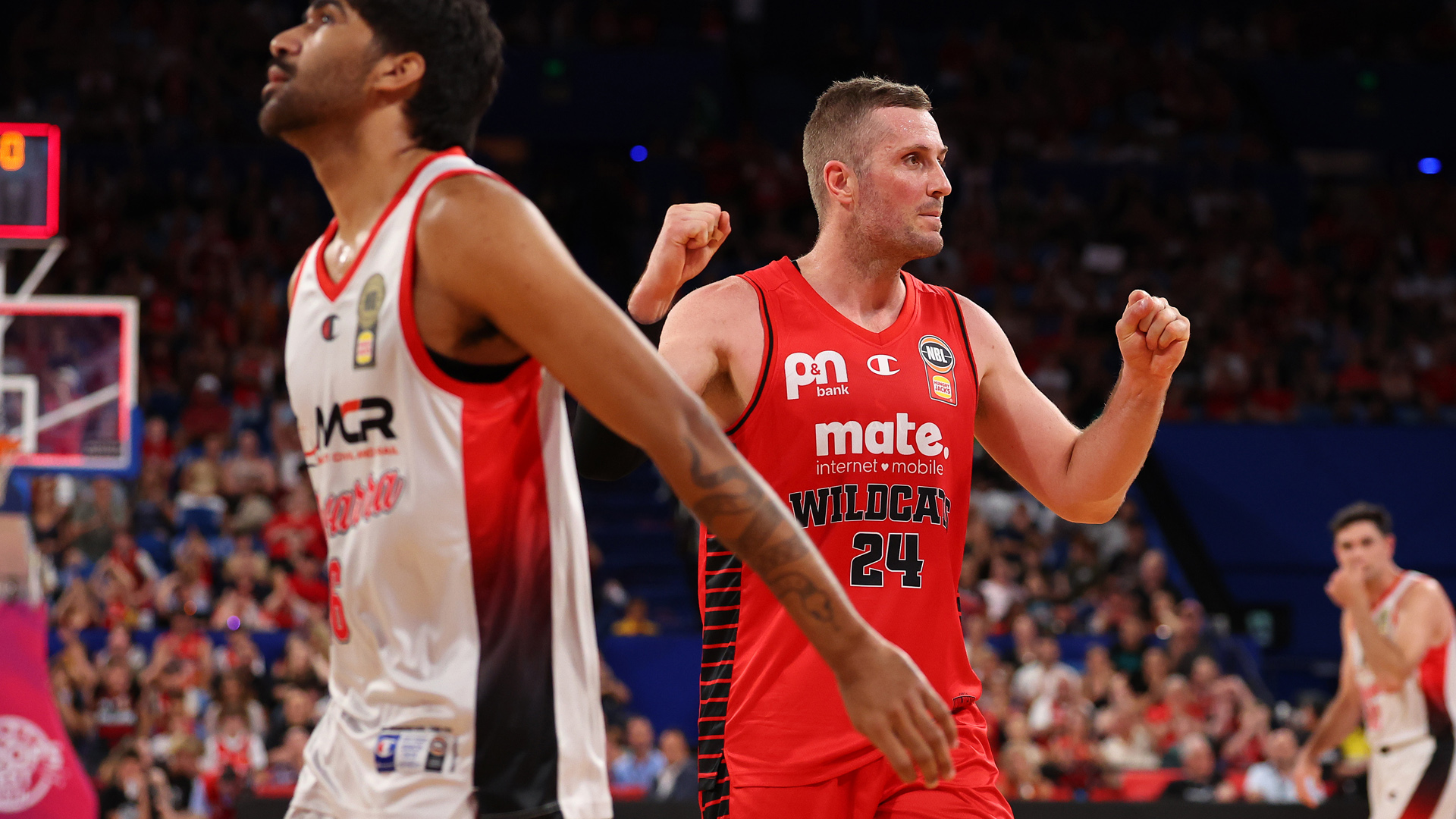 Wildcats overcome gritty Hawks at HoopsFest