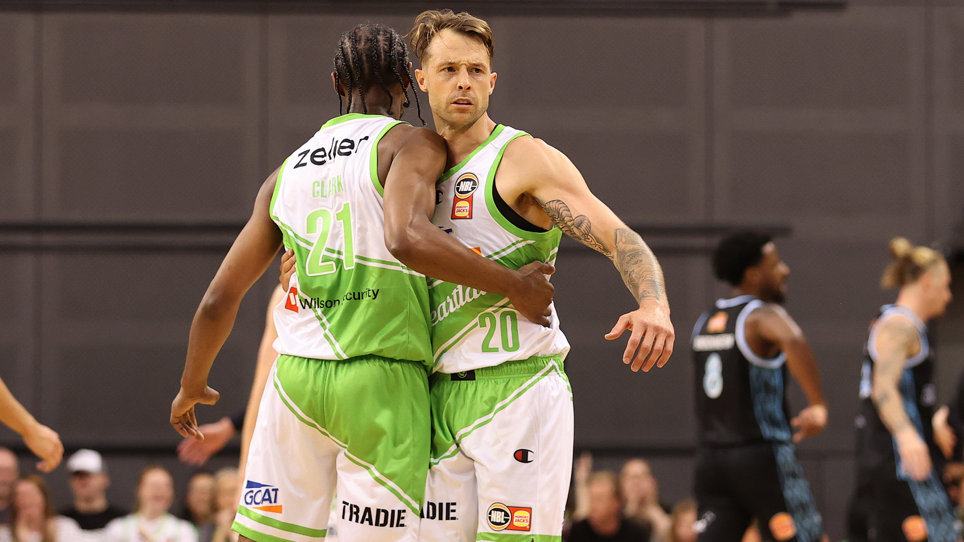 Phoenix hold out Breakers with 74-point first half