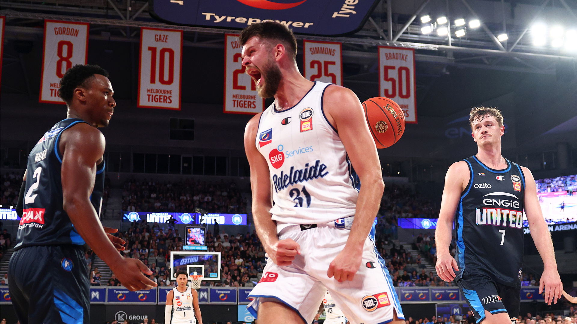 Sixers beat United to return to top spot