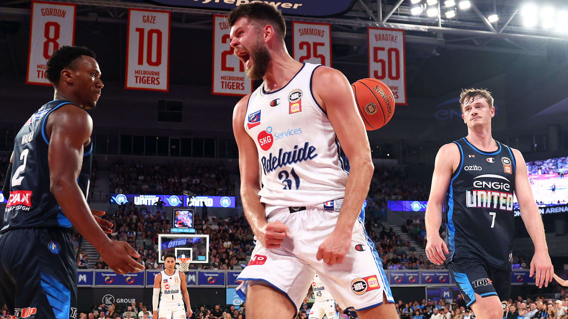Sixers beat United to return to top spot