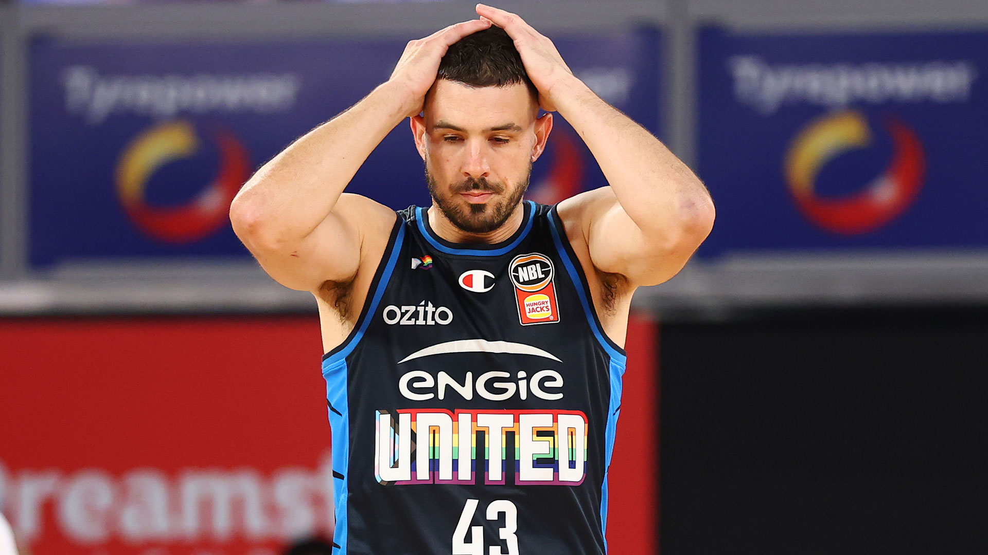 "Dumb" mistakes hurting United's title charge