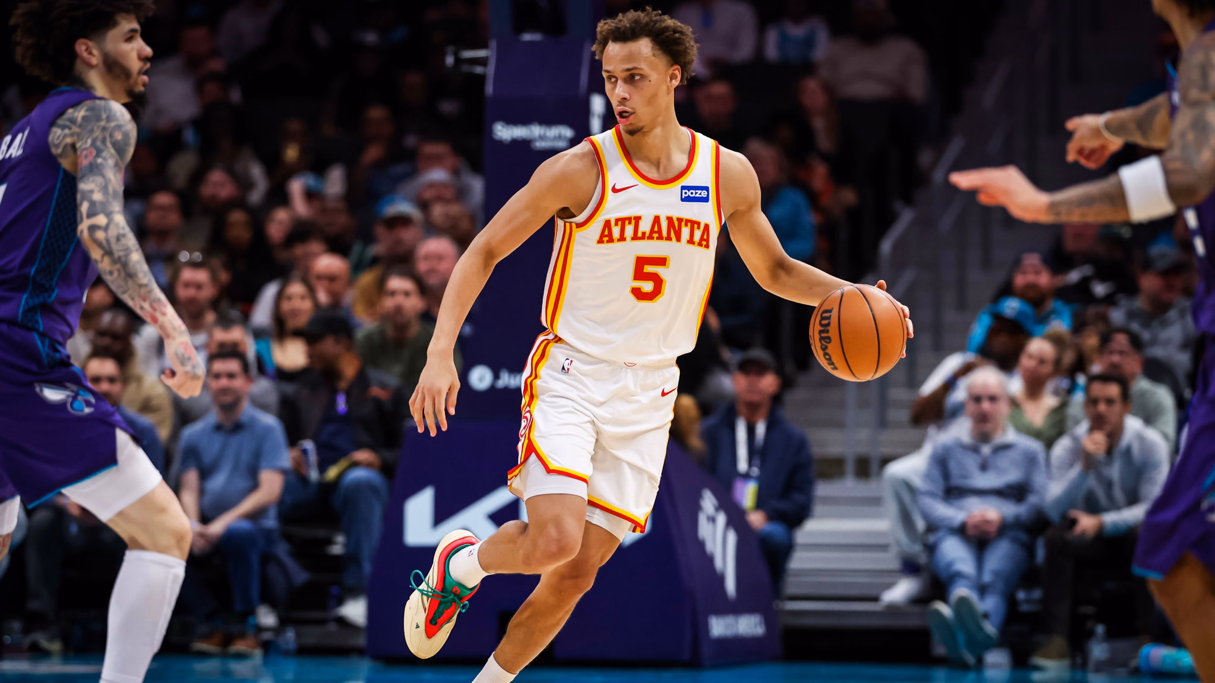 Aussies Abroad: Daniels dominates but Hawks fall to Hornets