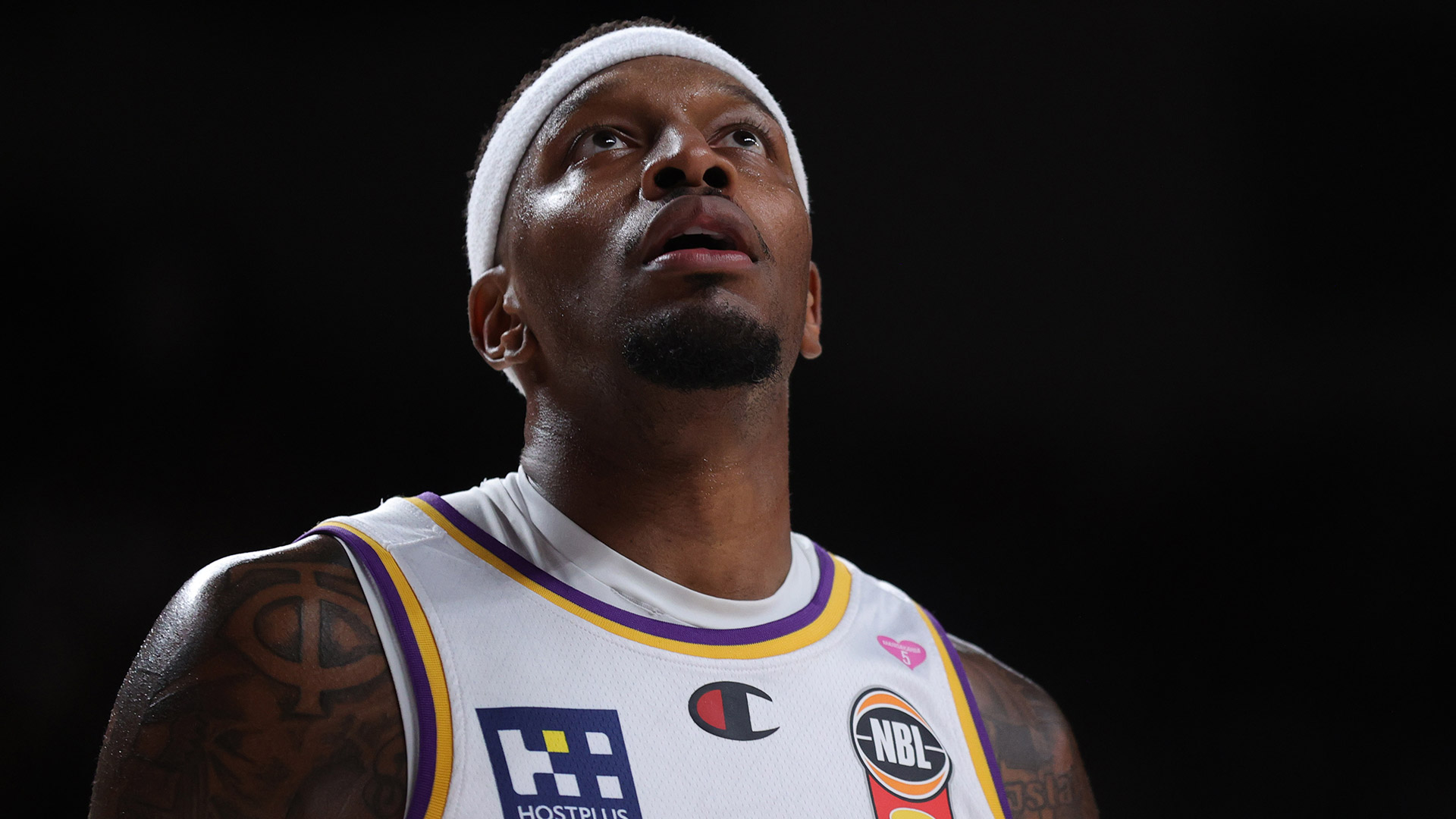 Kings go top, Hawks' season over