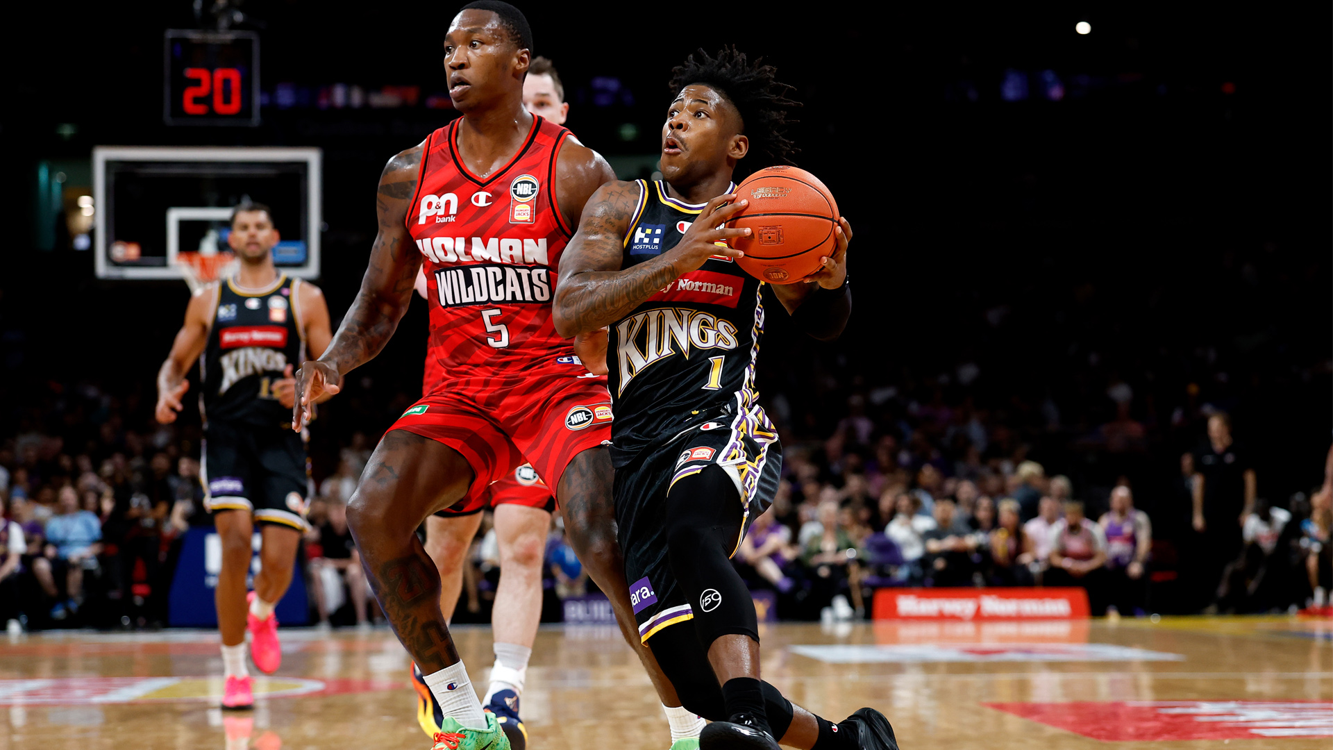 Kings blow out 'Cats to go back top