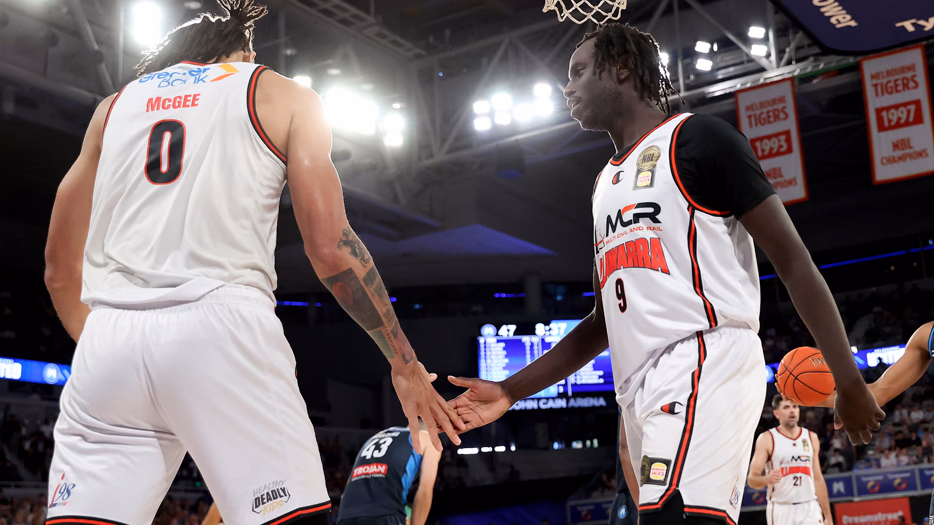 McGee returns and Hawks overpower United