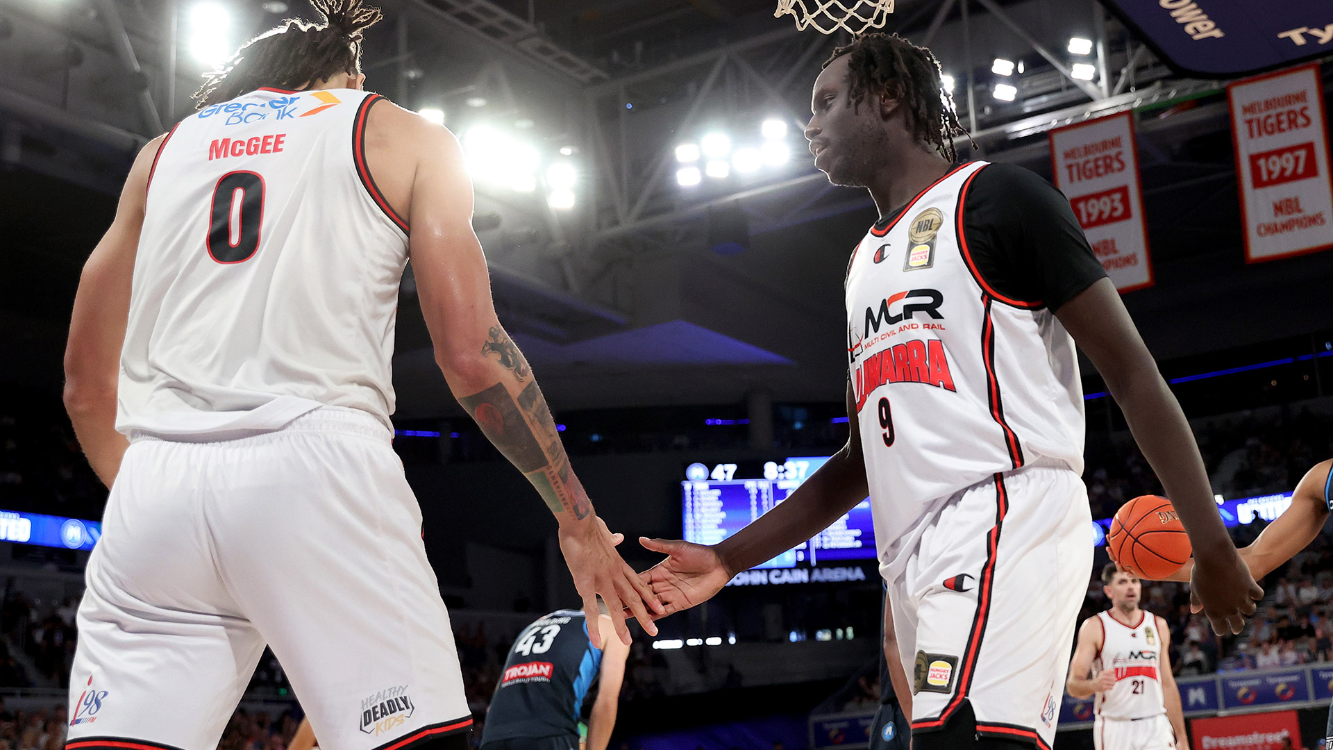 McGee returns and Hawks overpower United