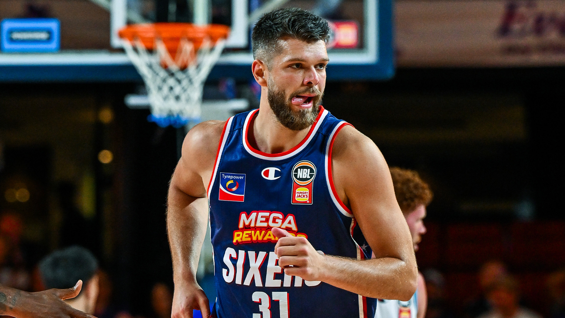 REPORT: 36ers re-sign key big man