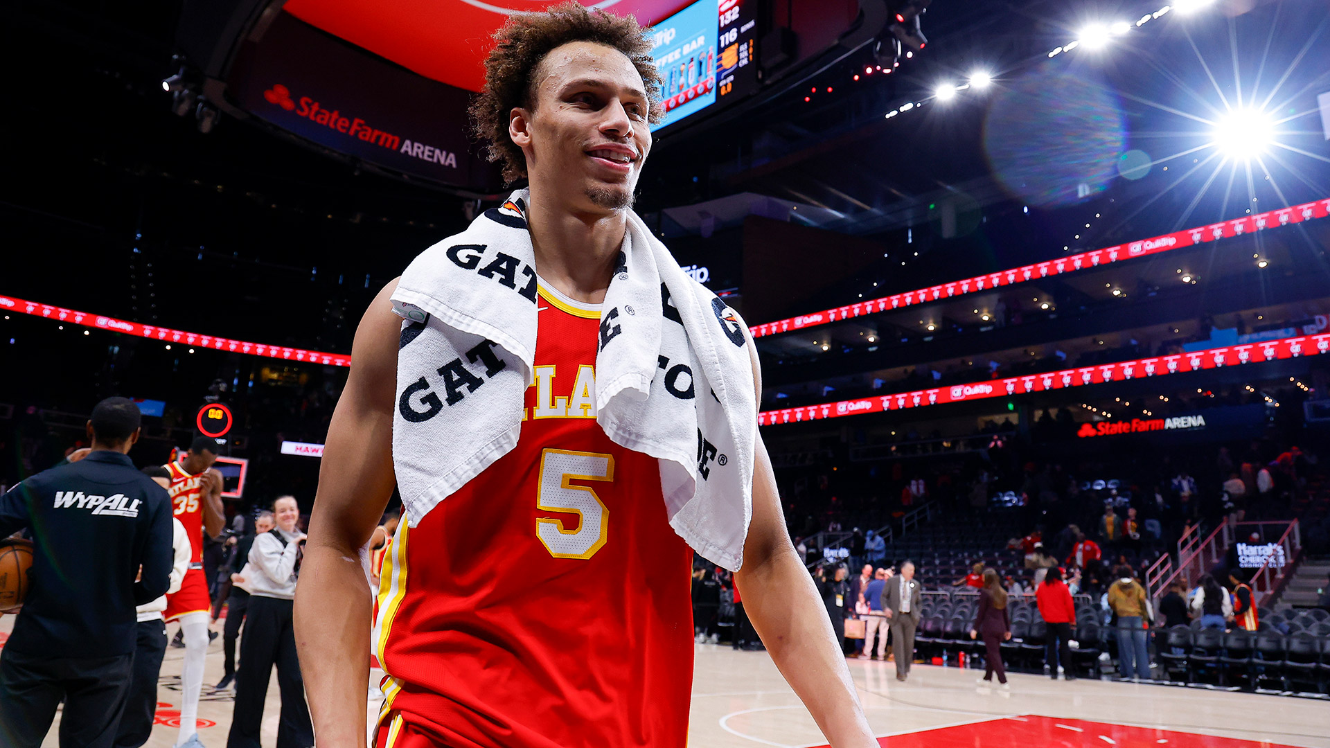 Aussies Abroad: Daniels delivers double-double