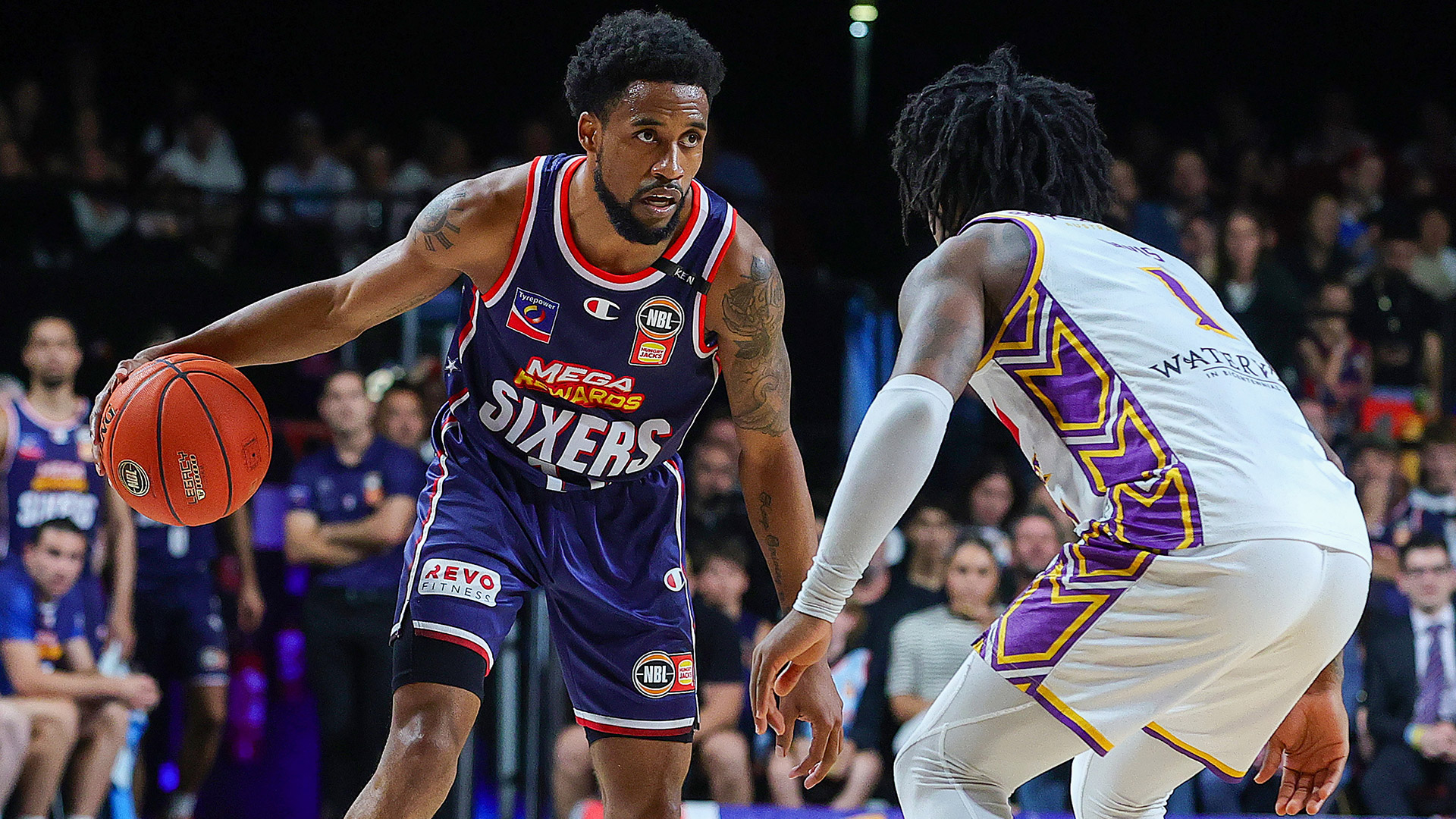 Global spotlight on Cotton v Davis rivalry