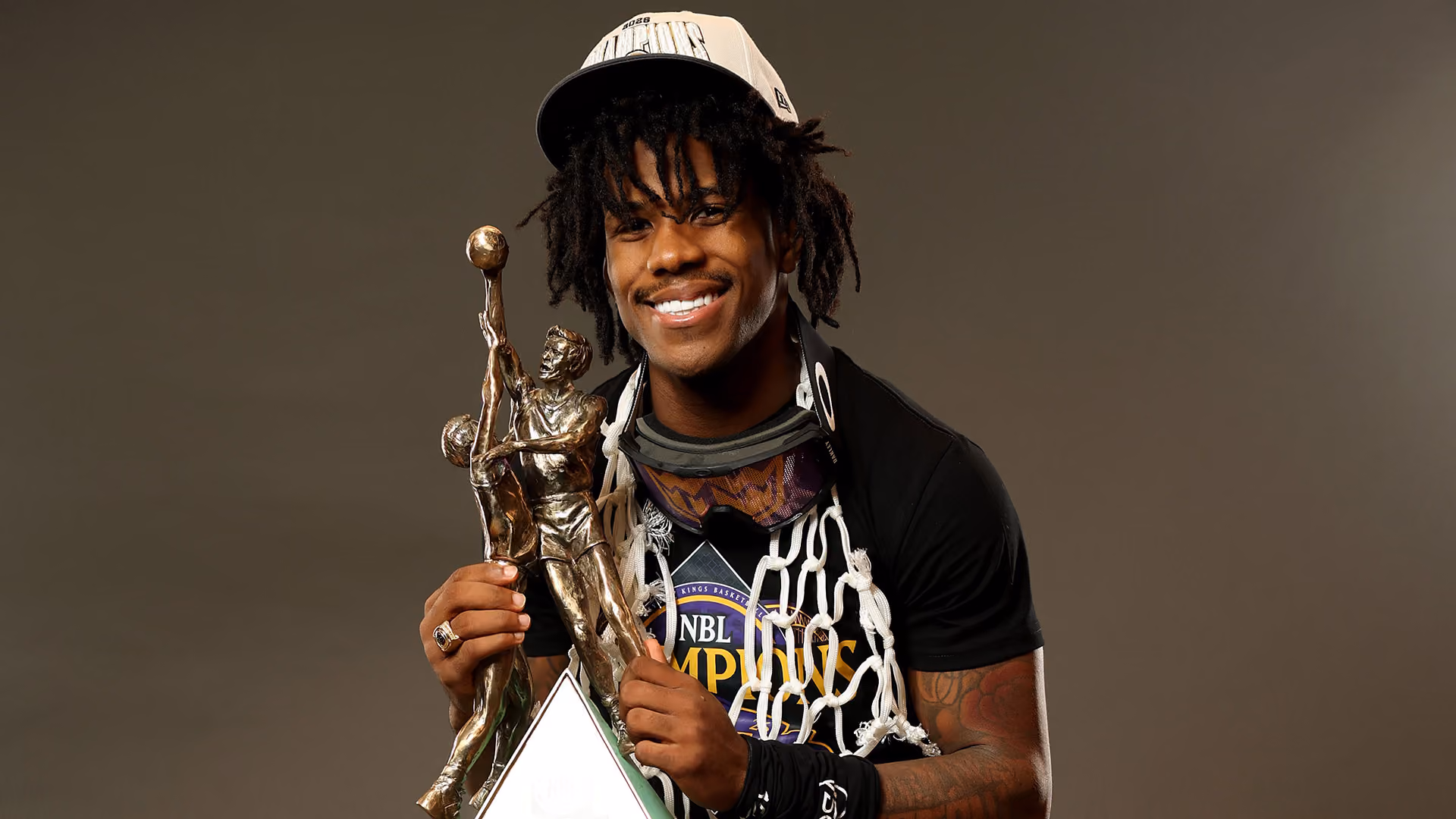 NBA push looms, but Davis vows Kings return