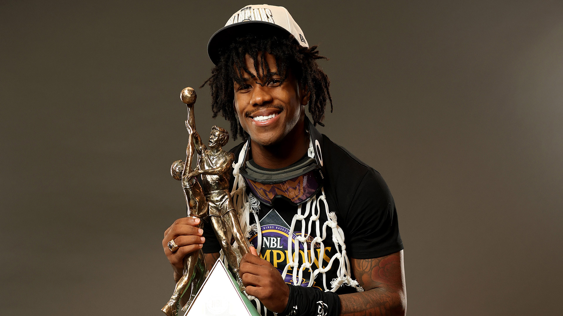 NBA push looms, but Davis vows Kings return