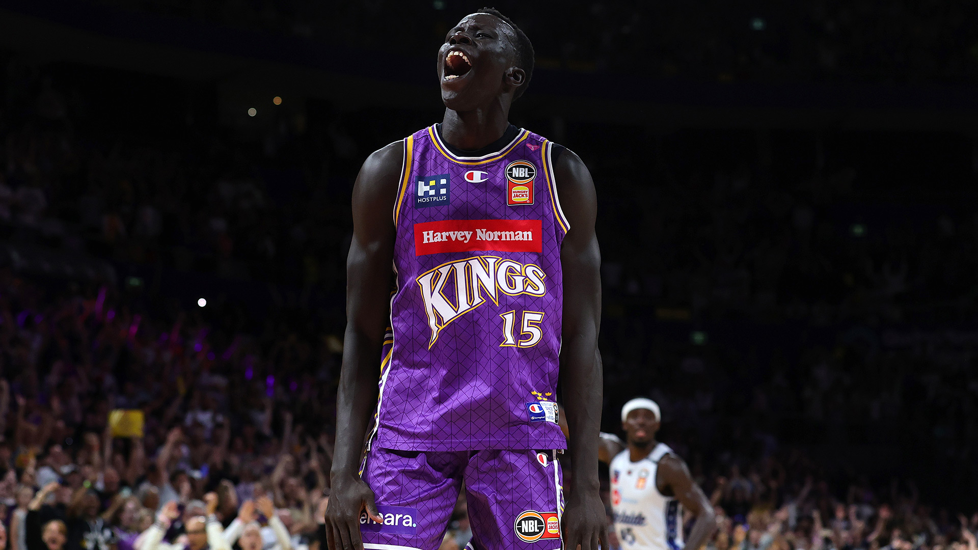 NBL champion re-signs in Sydney