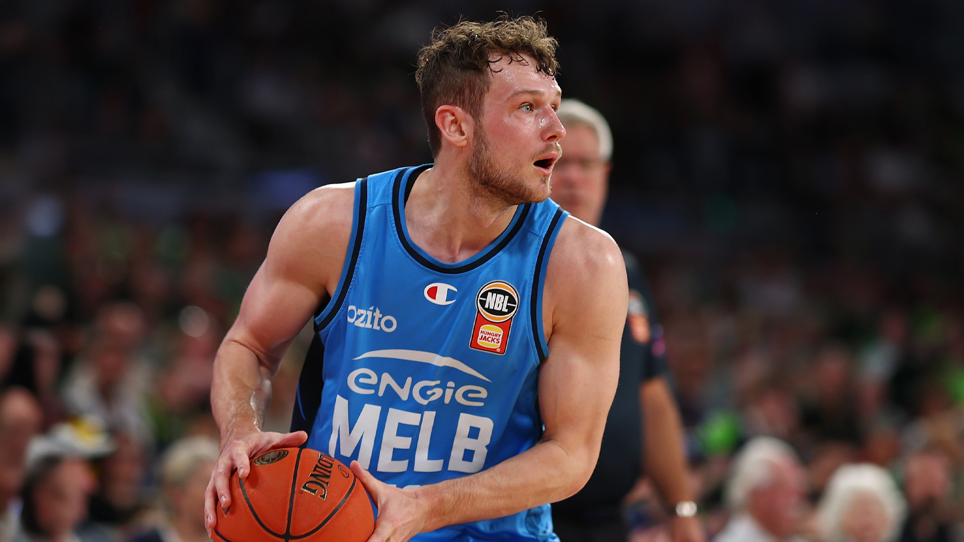 Sharpshooting wing joins rising Phoenix