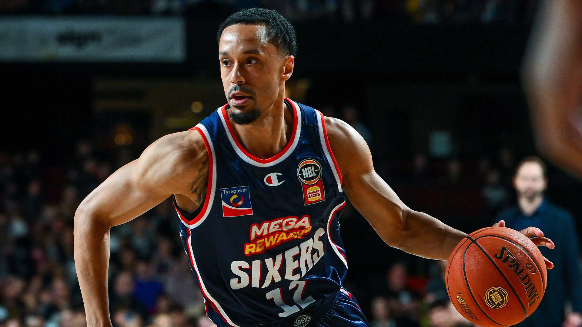 REPORT: Sixers re-sign sharpshooting guard