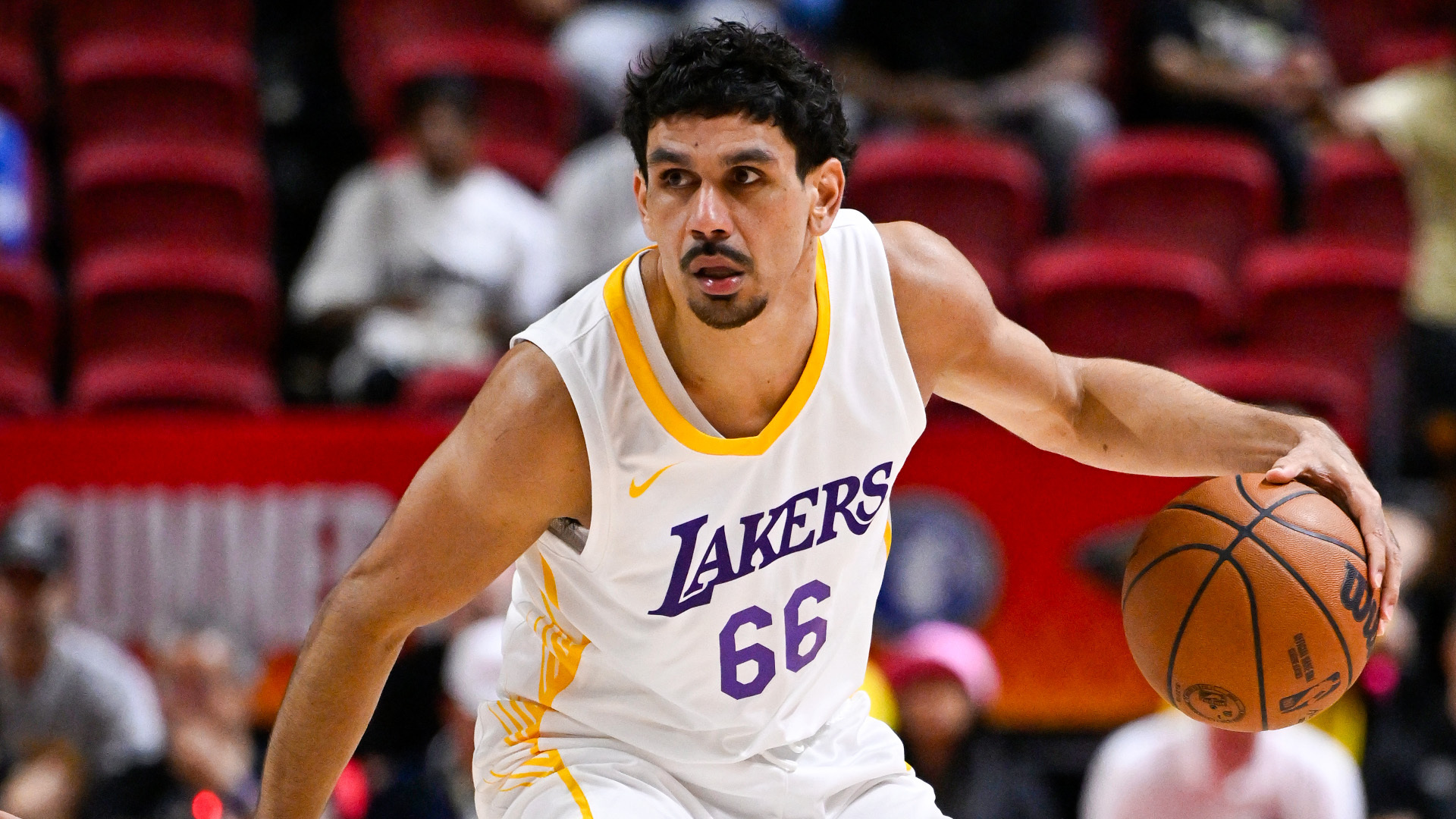 Lakers hand Hickey the keys